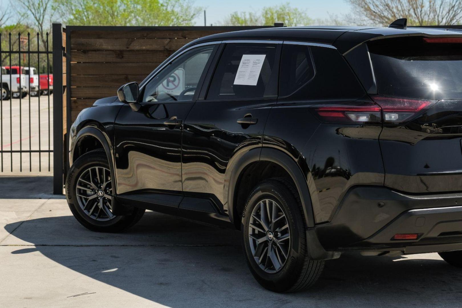 2021 black Nissan Rogue S (5N1AT3AA3MC) with an 2.5L L4 DOHC 16V engine, Continuously Variable Transmission transmission, located at 2401 E Main St., Grand Prairie, TX, 75050, (972) 262-4440, 32.748981, -96.969643 - Photo#12