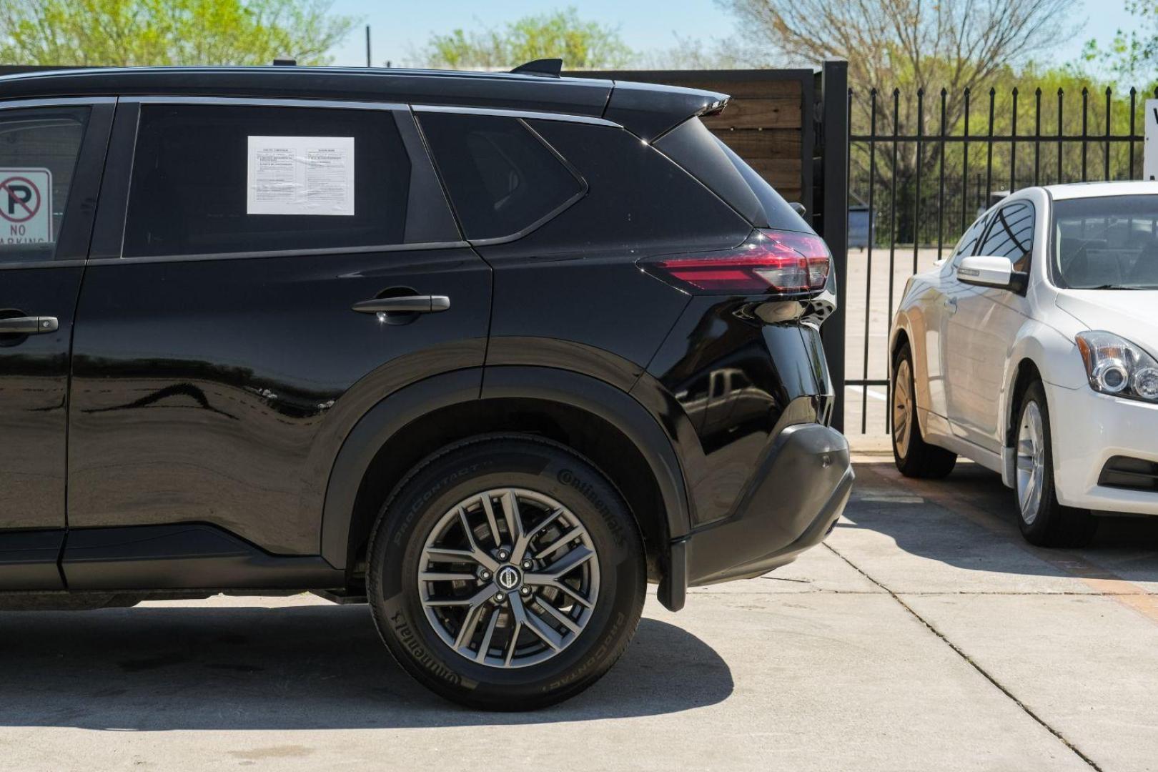 2021 black Nissan Rogue S (5N1AT3AA3MC) with an 2.5L L4 DOHC 16V engine, Continuously Variable Transmission transmission, located at 2401 E Main St., Grand Prairie, TX, 75050, (972) 262-4440, 32.748981, -96.969643 - Photo#16