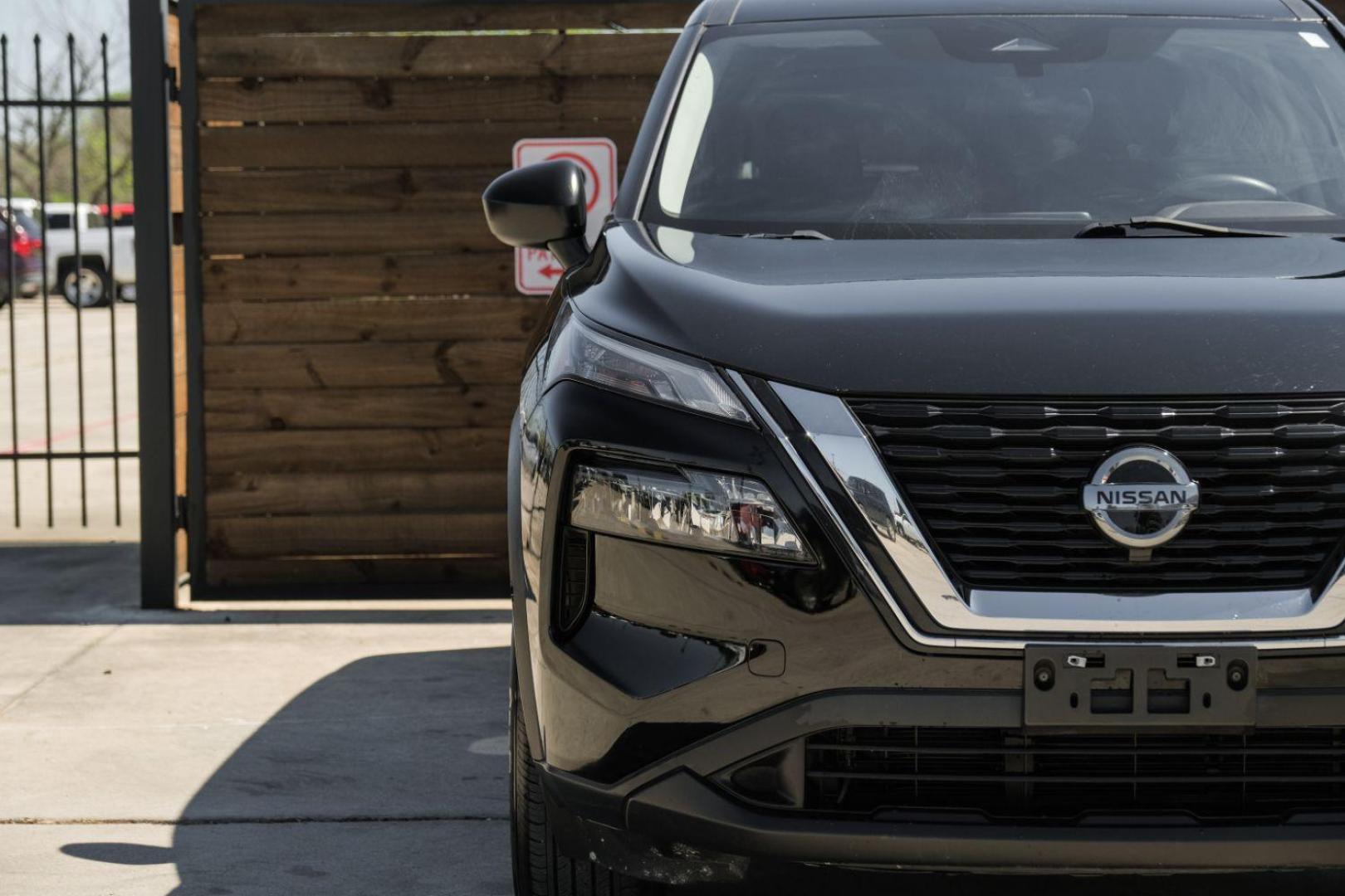 2021 black Nissan Rogue S (5N1AT3AA3MC) with an 2.5L L4 DOHC 16V engine, Continuously Variable Transmission transmission, located at 2401 E Main St., Grand Prairie, TX, 75050, (972) 262-4440, 32.748981, -96.969643 - Photo#47