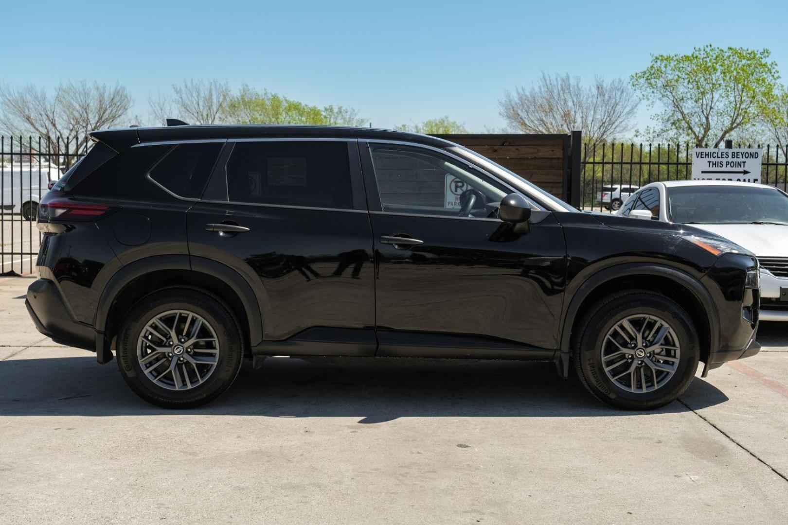 2021 black Nissan Rogue S (5N1AT3AA3MC) with an 2.5L L4 DOHC 16V engine, Continuously Variable Transmission transmission, located at 2401 E Main St., Grand Prairie, TX, 75050, (972) 262-4440, 32.748981, -96.969643 - Photo#8