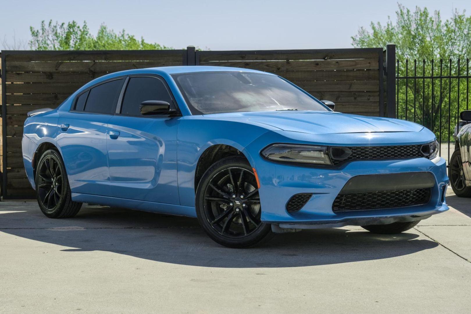 2018 BLUE Dodge Charger SXT (2C3CDXBG0JH) with an 3.6L V6 DOHC 24V engine, 8-Speed Automatic transmission, located at 2401 E Main St., Grand Prairie, TX, 75050, (972) 262-4440, 32.748981, -96.969643 - Photo#5