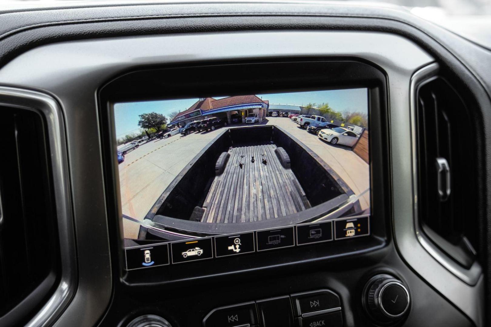 2020 White Chevrolet Silverado 3500HD LTZ Crew Cab 4WD (1GC4YUEY5LF) with an 6.6L V8 OHV 32V TURBO DIESEL engine, 6-Speed Automatic transmission, located at 2401 E Main St., Grand Prairie, TX, 75050, (972) 262-4440, 32.748981, -96.969643 - Photo#27