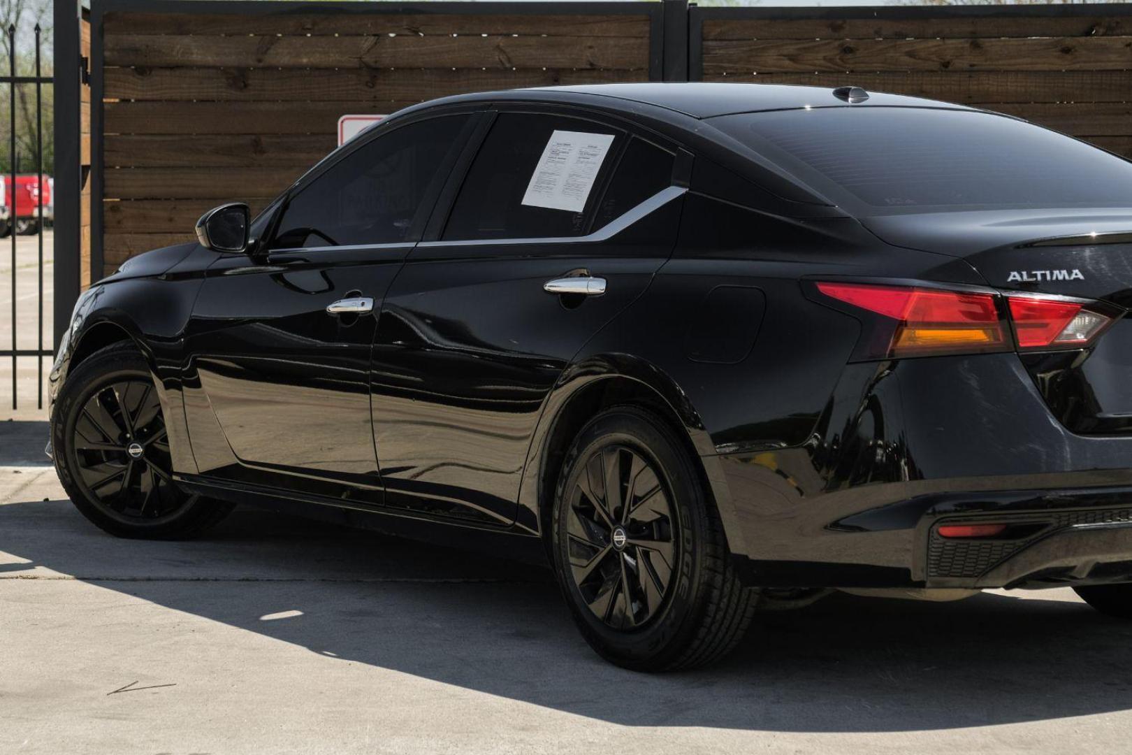 2019 Black Nissan Altima 2.5 S (1N4BL4BV7KC) with an 2.5L L4 DOHC 16V engine, Continuously Variable Transmission transmission, located at 2401 E Main St., Grand Prairie, TX, 75050, (972) 262-4440, 32.748981, -96.969643 - Photo#12