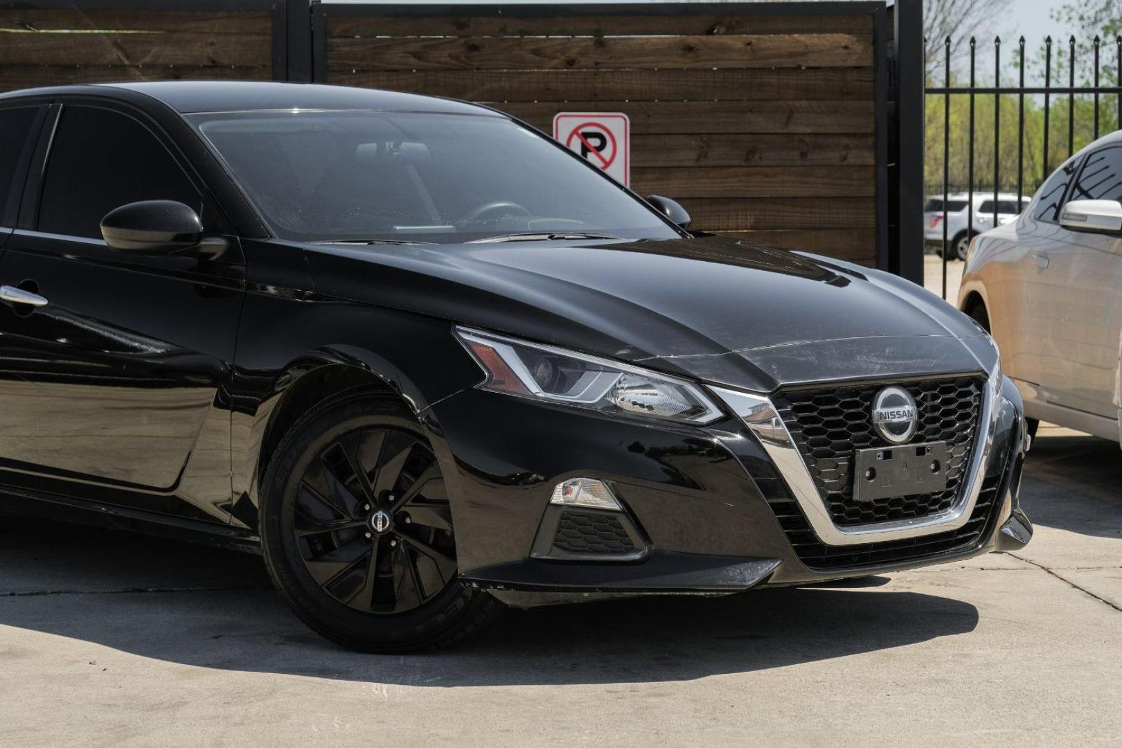 2019 Black Nissan Altima 2.5 S (1N4BL4BV7KC) with an 2.5L L4 DOHC 16V engine, Continuously Variable Transmission transmission, located at 2401 E Main St., Grand Prairie, TX, 75050, (972) 262-4440, 32.748981, -96.969643 - Photo#7