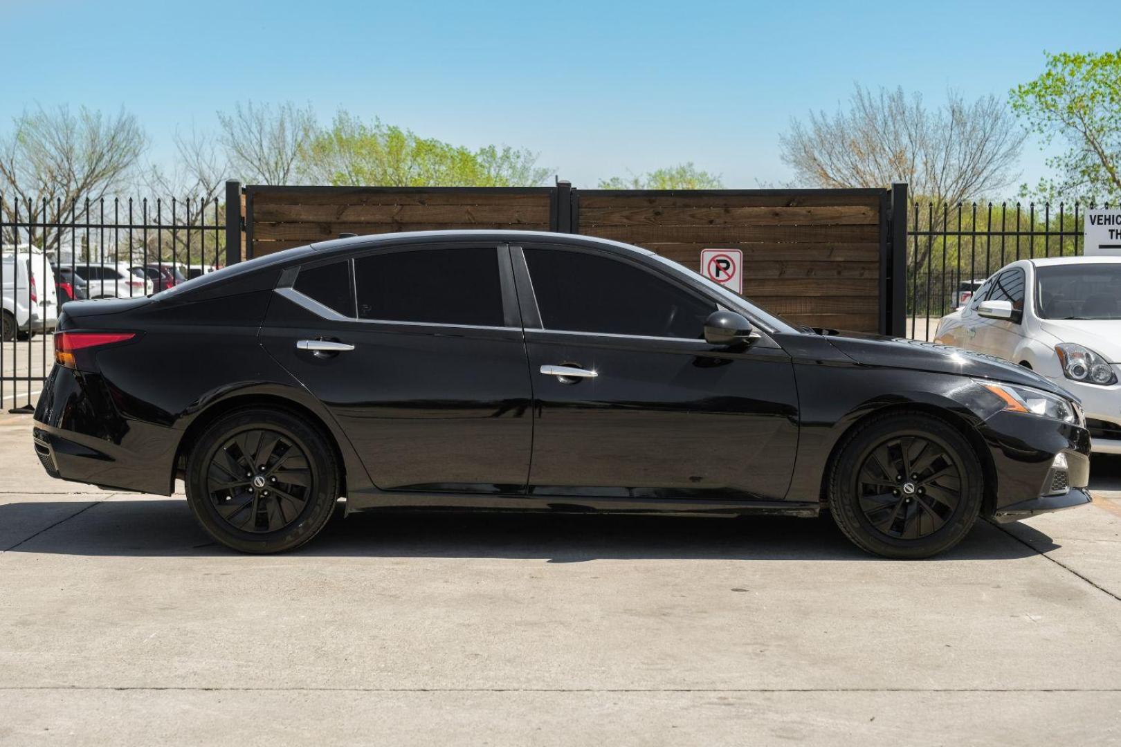 2019 Black Nissan Altima 2.5 S (1N4BL4BV7KC) with an 2.5L L4 DOHC 16V engine, Continuously Variable Transmission transmission, located at 2401 E Main St., Grand Prairie, TX, 75050, (972) 262-4440, 32.748981, -96.969643 - Photo#8