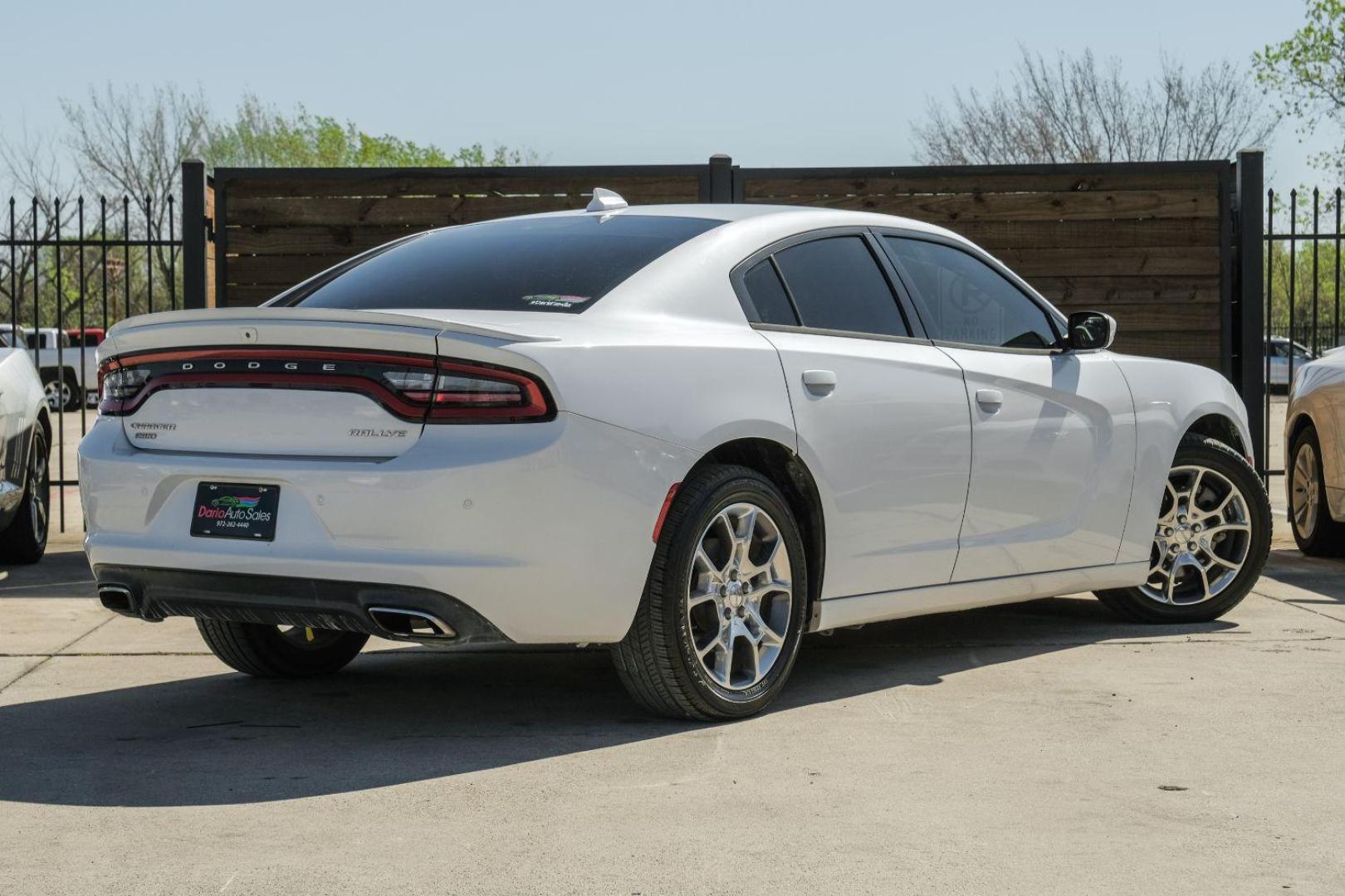 2015 White Dodge Charger SXT AWD (2C3CDXJG9FH) with an 3.6L V6 DOHC 24V engine, 8-Speed Automatic transmission, located at 2401 E Main St., Grand Prairie, TX, 75050, (972) 262-4440, 32.748981, -96.969643 - Photo#10