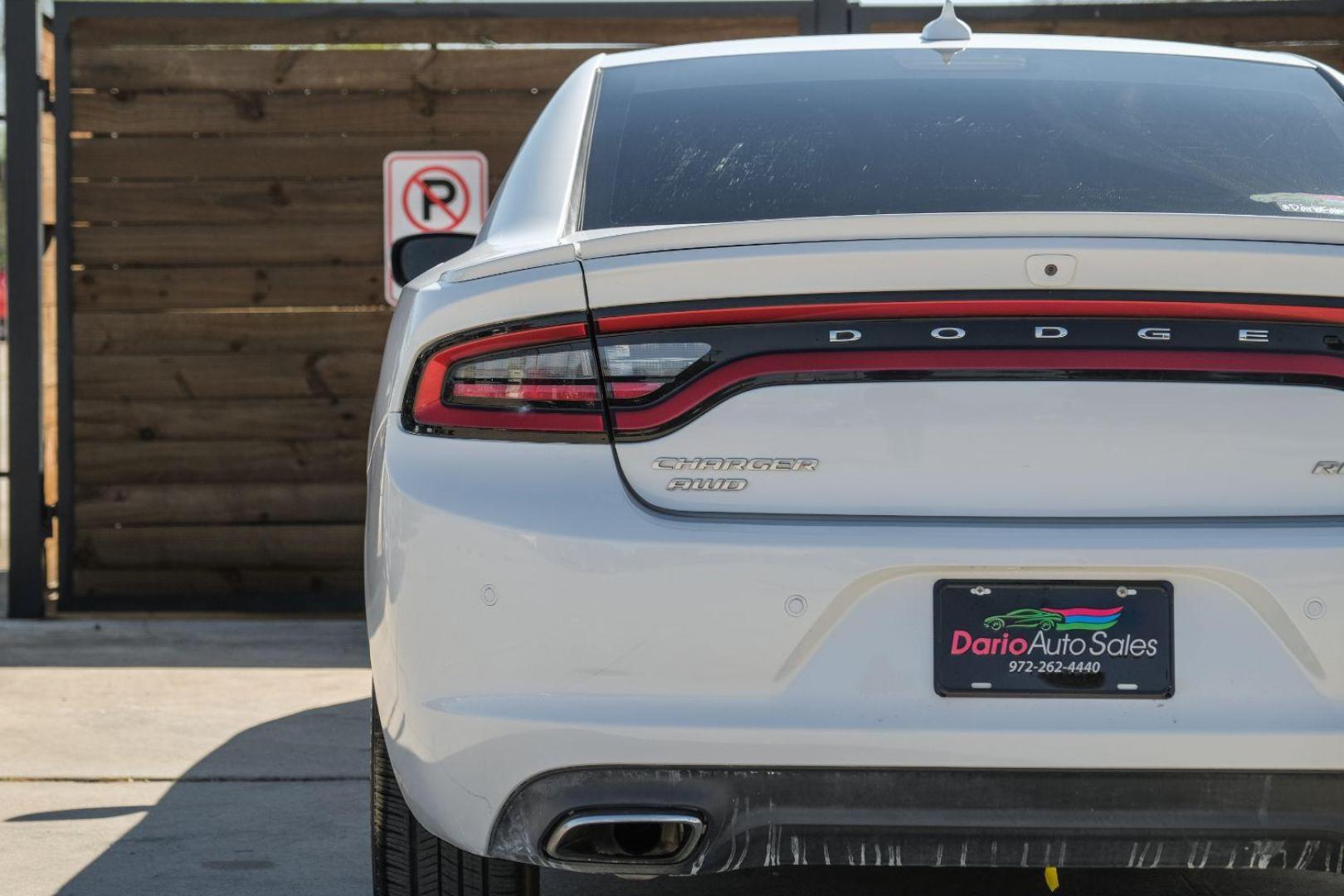 2015 White Dodge Charger SXT AWD (2C3CDXJG9FH) with an 3.6L V6 DOHC 24V engine, 8-Speed Automatic transmission, located at 2401 E Main St., Grand Prairie, TX, 75050, (972) 262-4440, 32.748981, -96.969643 - Photo#50