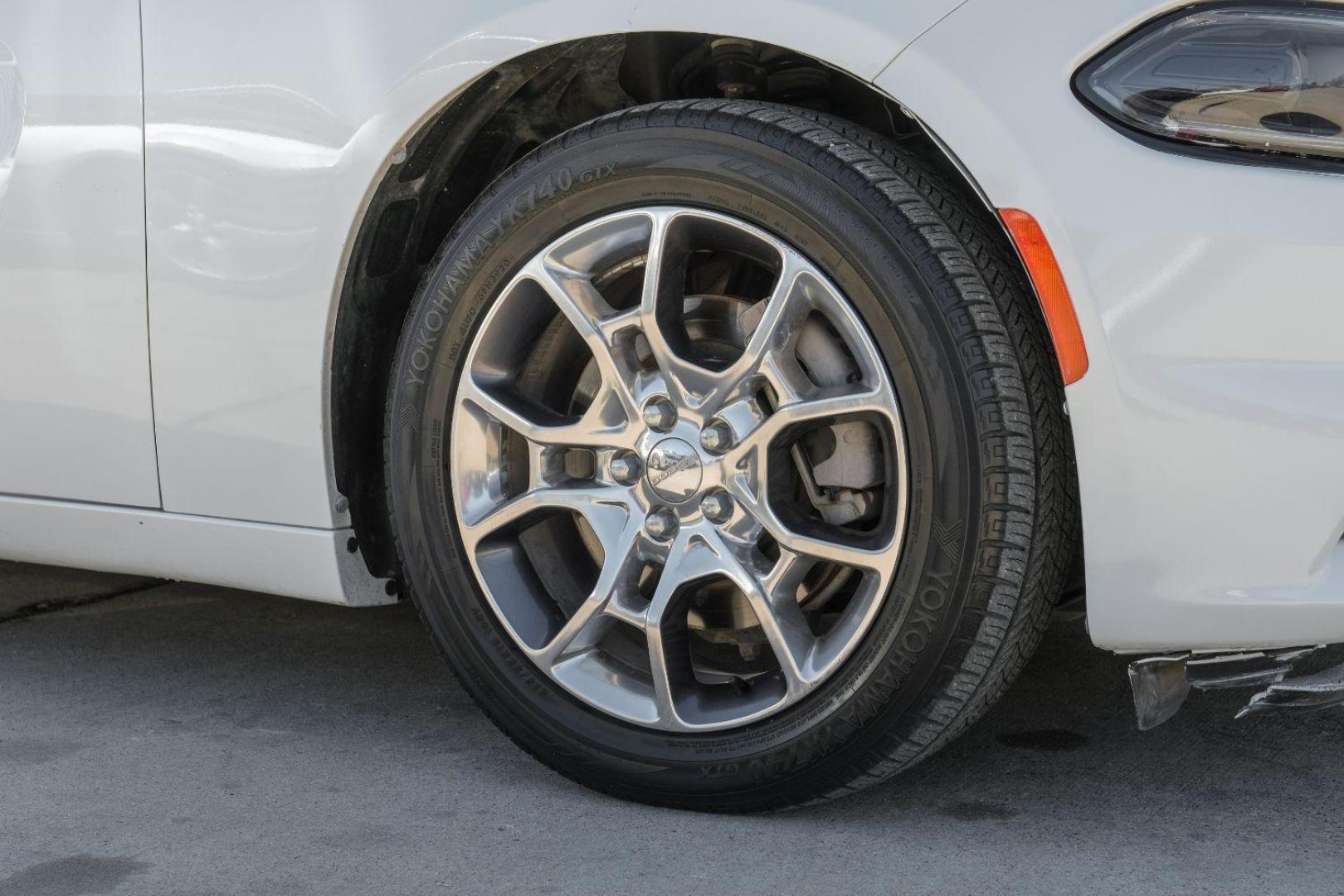 2015 White Dodge Charger SXT AWD (2C3CDXJG9FH) with an 3.6L V6 DOHC 24V engine, 8-Speed Automatic transmission, located at 2401 E Main St., Grand Prairie, TX, 75050, (972) 262-4440, 32.748981, -96.969643 - Photo#60