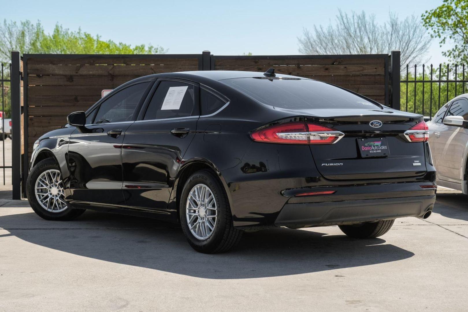 2020 BLACK Ford Fusion SE (3FA6P0HD6LR) with an 1.5L L4 DOHC 16V engine, 6-Speed Automatic transmission, located at 2401 E Main St., Grand Prairie, TX, 75050, (972) 262-4440, 32.748981, -96.969643 - Photo#11