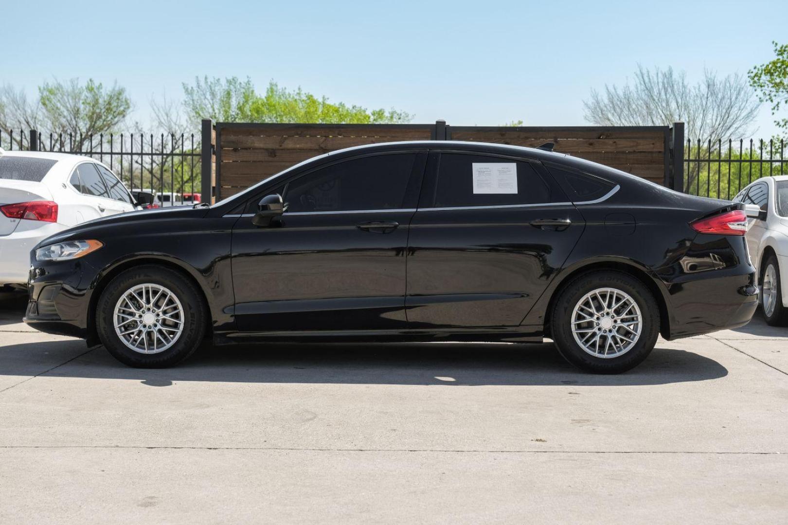 2020 BLACK Ford Fusion SE (3FA6P0HD6LR) with an 1.5L L4 DOHC 16V engine, 6-Speed Automatic transmission, located at 2401 E Main St., Grand Prairie, TX, 75050, (972) 262-4440, 32.748981, -96.969643 - Photo#14