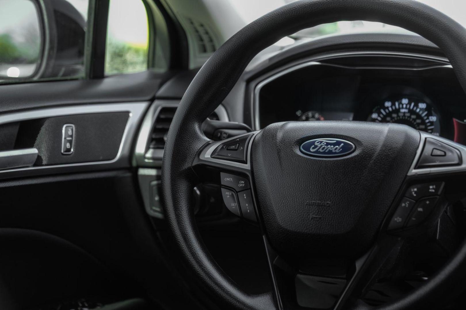 2020 BLACK Ford Fusion SE (3FA6P0HD6LR) with an 1.5L L4 DOHC 16V engine, 6-Speed Automatic transmission, located at 2401 E Main St., Grand Prairie, TX, 75050, (972) 262-4440, 32.748981, -96.969643 - Photo#21