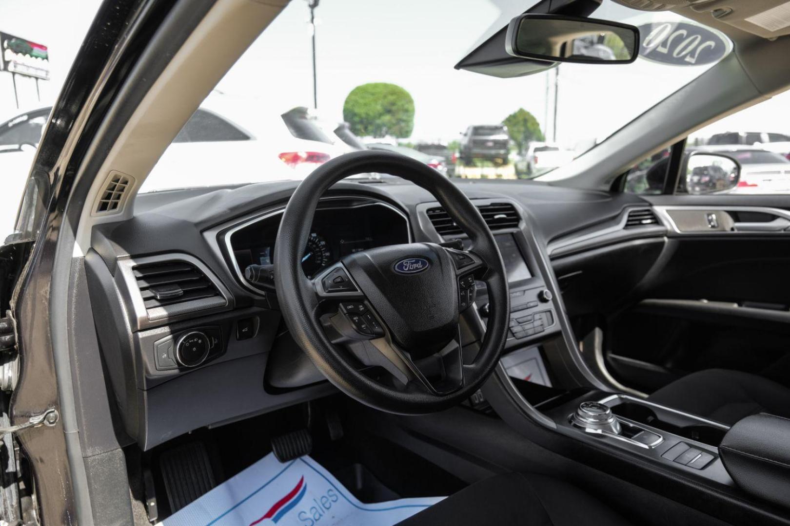 2020 BLACK Ford Fusion SE (3FA6P0HD6LR) with an 1.5L L4 DOHC 16V engine, 6-Speed Automatic transmission, located at 2401 E Main St., Grand Prairie, TX, 75050, (972) 262-4440, 32.748981, -96.969643 - Photo#2