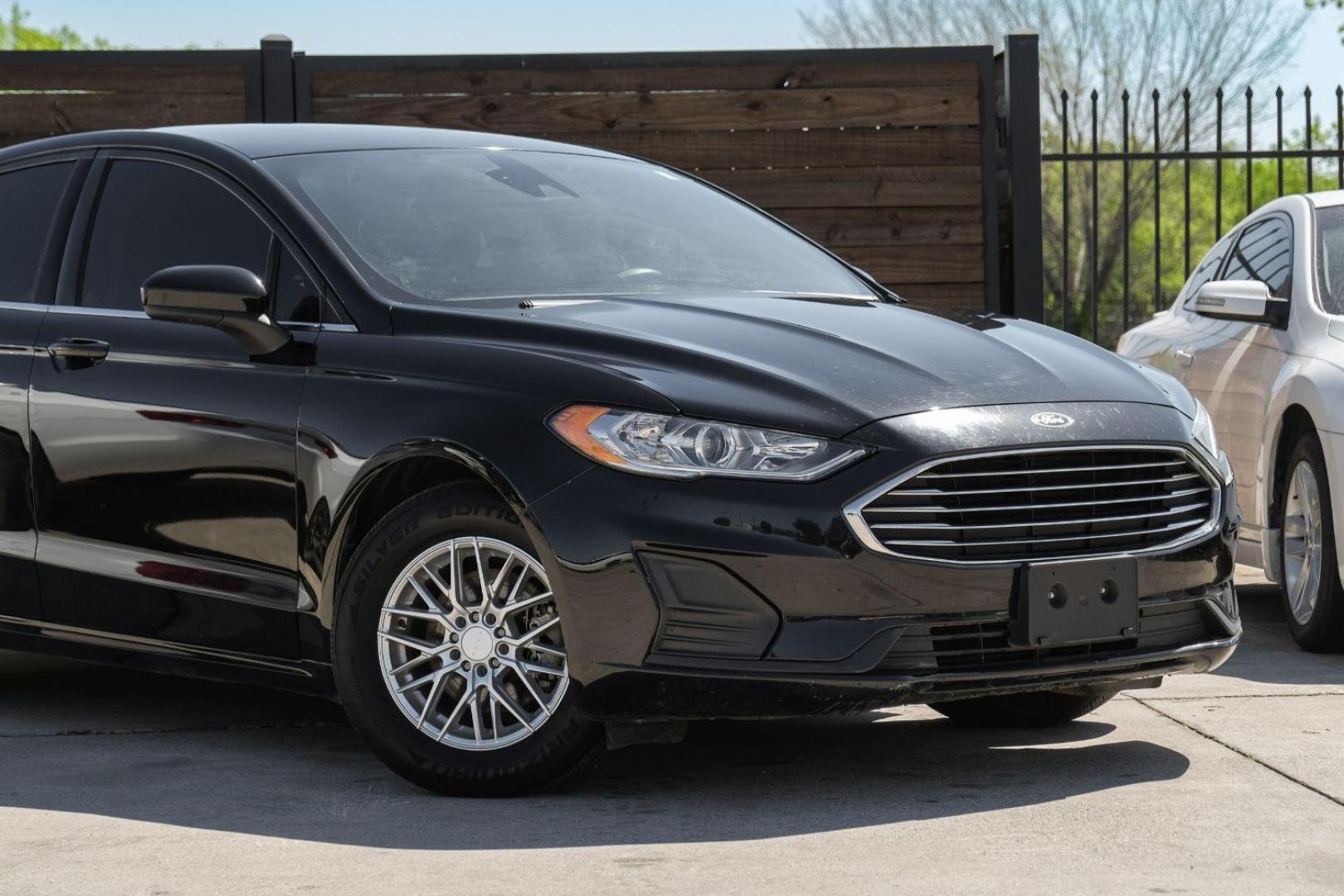 2020 BLACK Ford Fusion SE (3FA6P0HD6LR) with an 1.5L L4 DOHC 16V engine, 6-Speed Automatic transmission, located at 2401 E Main St., Grand Prairie, TX, 75050, (972) 262-4440, 32.748981, -96.969643 - Photo#7