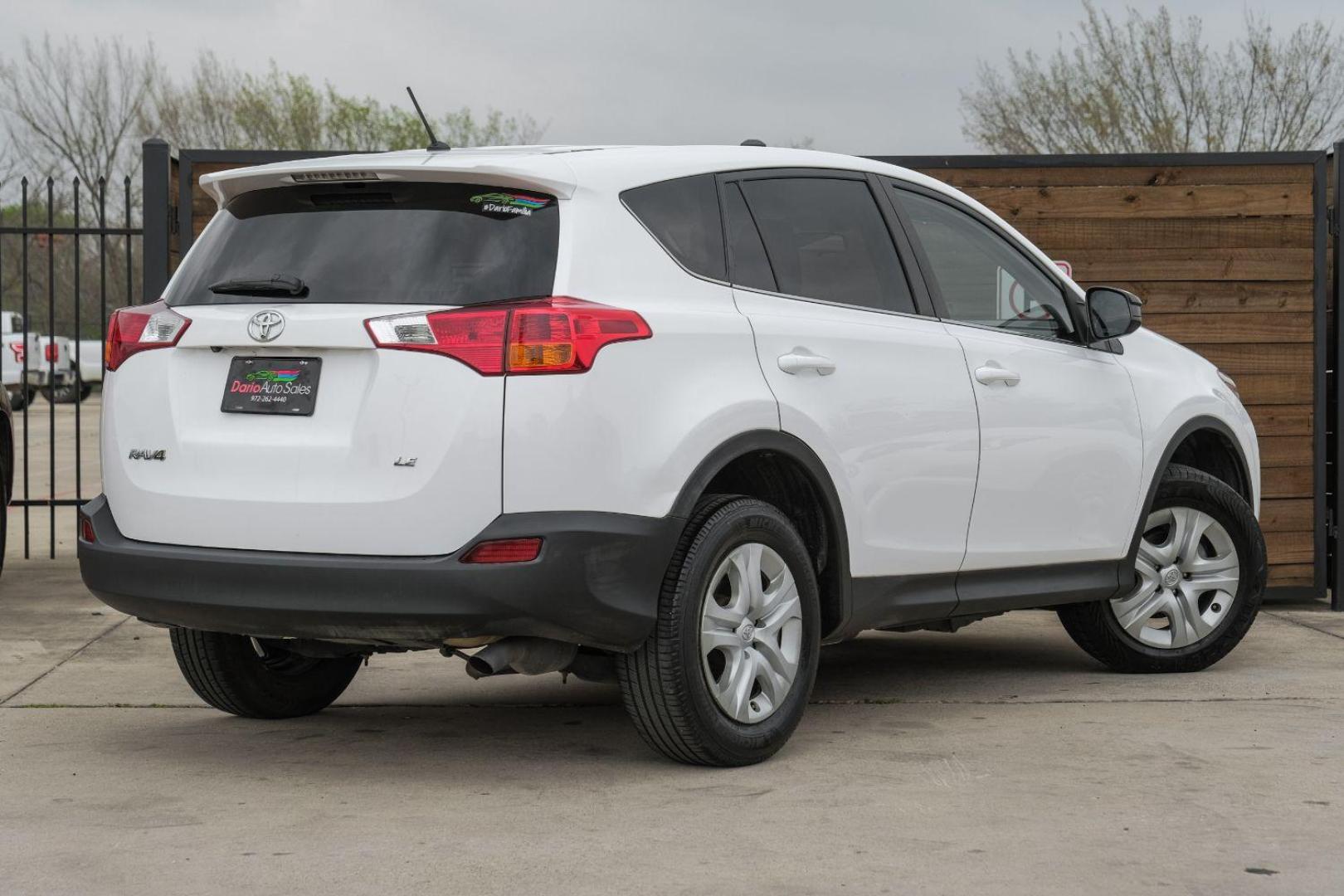 2015 WHITE Toyota RAV4 LE FWD (2T3ZFREV6FW) with an 2.5L L4 DOHC 16V engine, 6-Speed Automatic transmission, located at 2401 E Main St., Grand Prairie, TX, 75050, (972) 262-4440, 32.748981, -96.969643 - Photo#9