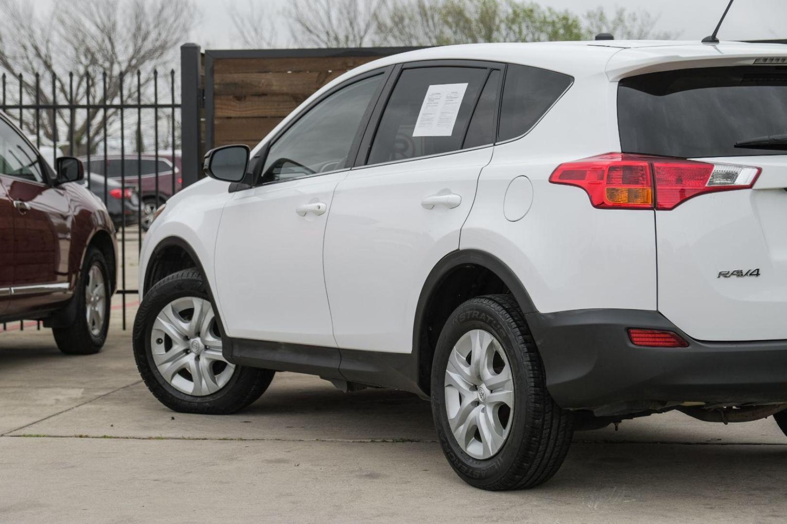 2015 WHITE Toyota RAV4 LE FWD (2T3ZFREV6FW) with an 2.5L L4 DOHC 16V engine, 6-Speed Automatic transmission, located at 2401 E Main St., Grand Prairie, TX, 75050, (972) 262-4440, 32.748981, -96.969643 - Photo#12