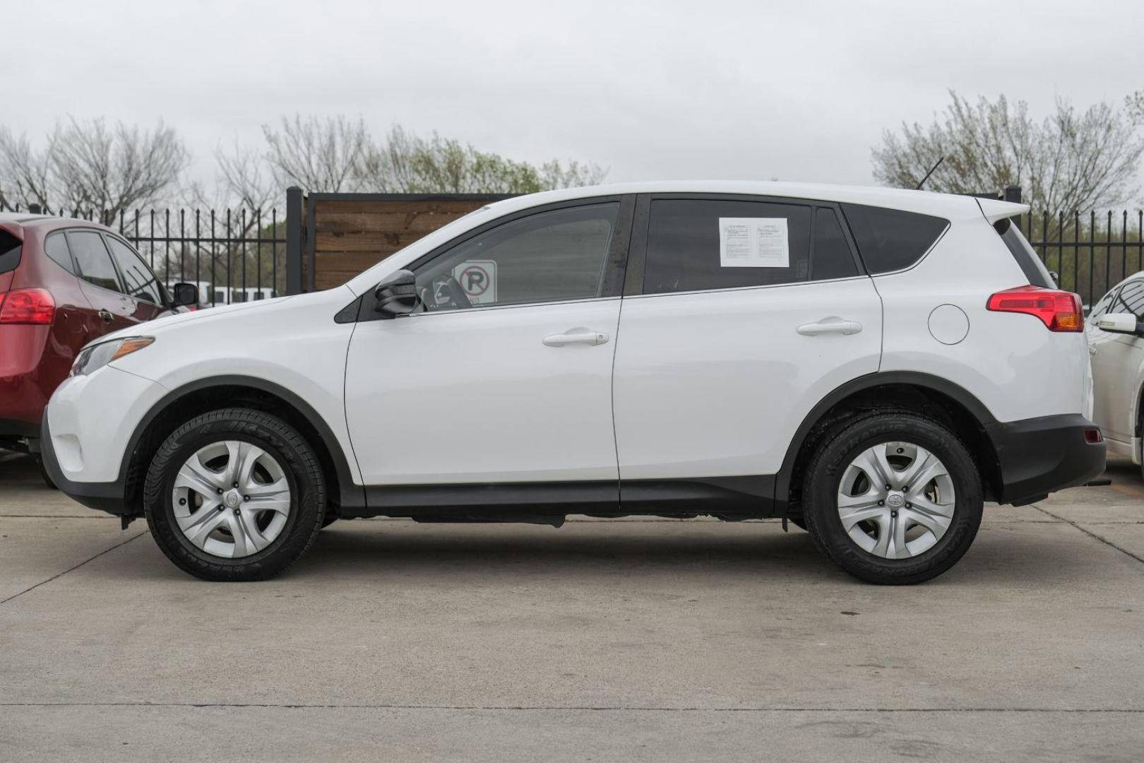 2015 WHITE Toyota RAV4 LE FWD (2T3ZFREV6FW) with an 2.5L L4 DOHC 16V engine, 6-Speed Automatic transmission, located at 2401 E Main St., Grand Prairie, TX, 75050, (972) 262-4440, 32.748981, -96.969643 - Photo#14