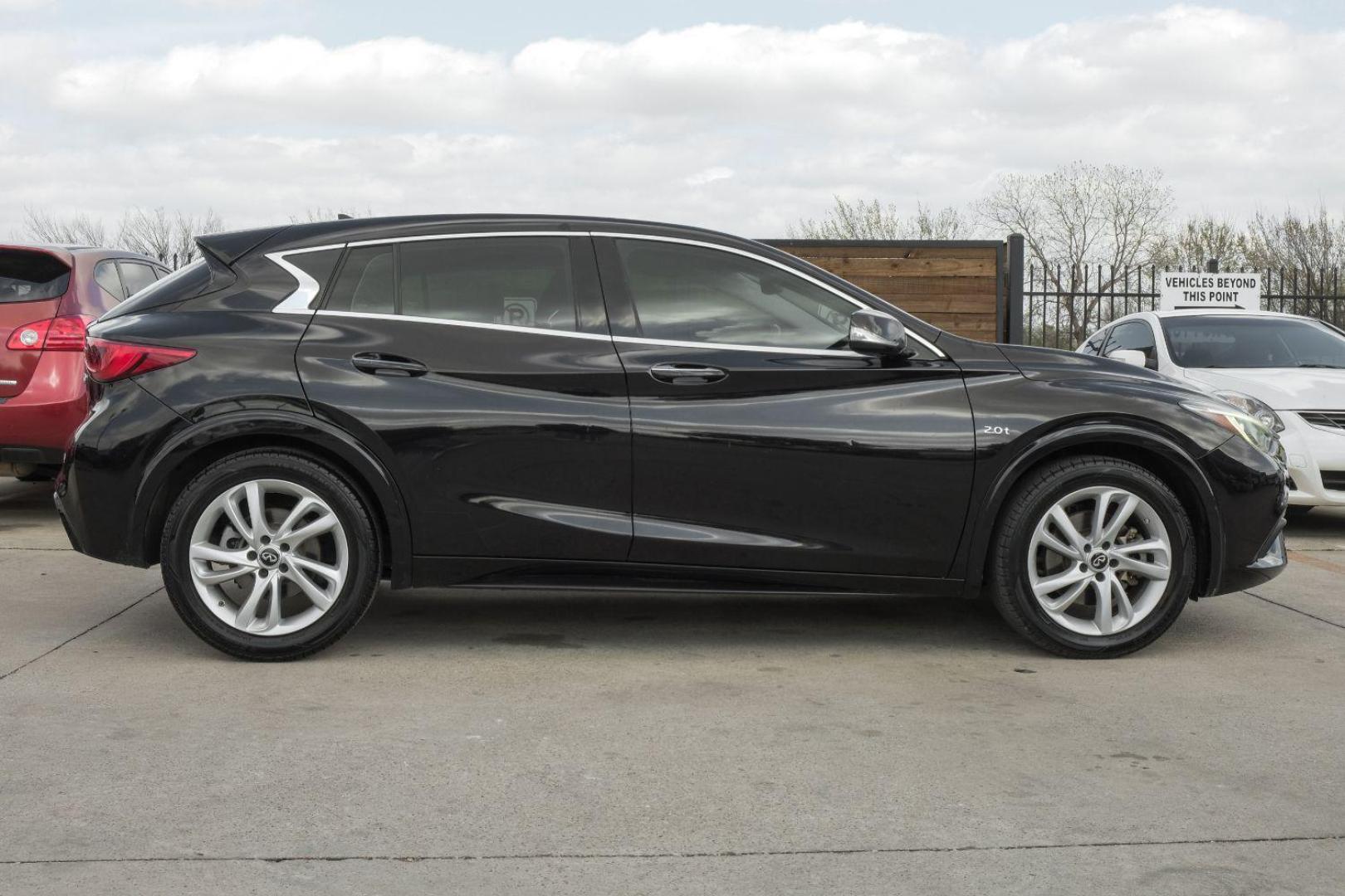 2017 BLACK Infiniti QX30 Base (SJKCH5CPXHA) with an 2.0L L4 DOHC 16V engine, 7-Speed Automatic transmission, located at 2401 E Main St., Grand Prairie, TX, 75050, (972) 262-4440, 32.748981, -96.969643 - Photo#8