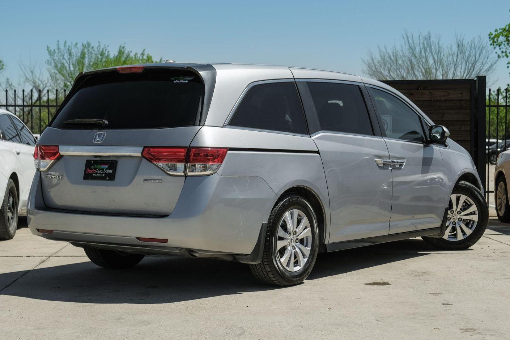 2016 Silver Honda Odyssey SE (5FNRL5H30GB) with an 3.5L V6 SOHC 24V engine, 6-Speed Automatic transmission, located at 2401 E Main St., Grand Prairie, TX, 75050, (972) 262-4440, 32.748981, -96.969643 - Photo#9