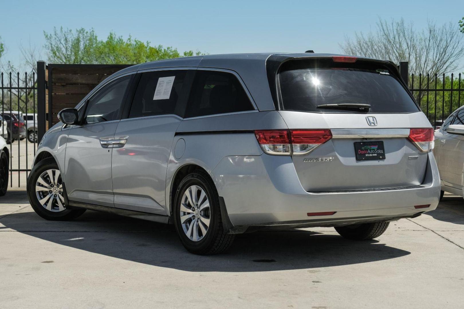 2016 Silver Honda Odyssey SE (5FNRL5H30GB) with an 3.5L V6 SOHC 24V engine, 6-Speed Automatic transmission, located at 2401 E Main St., Grand Prairie, TX, 75050, (972) 262-4440, 32.748981, -96.969643 - Photo#11