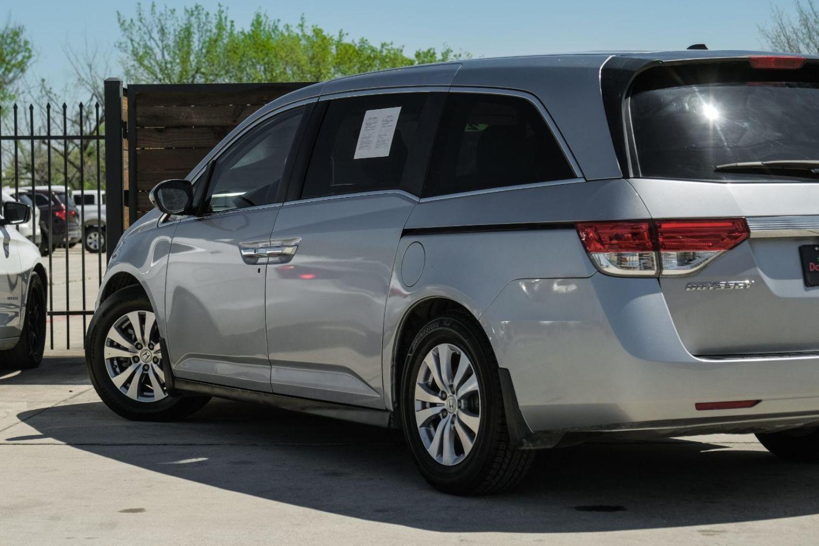 2016 Silver Honda Odyssey SE (5FNRL5H30GB) with an 3.5L V6 SOHC 24V engine, 6-Speed Automatic transmission, located at 2401 E Main St., Grand Prairie, TX, 75050, (972) 262-4440, 32.748981, -96.969643 - Photo#12