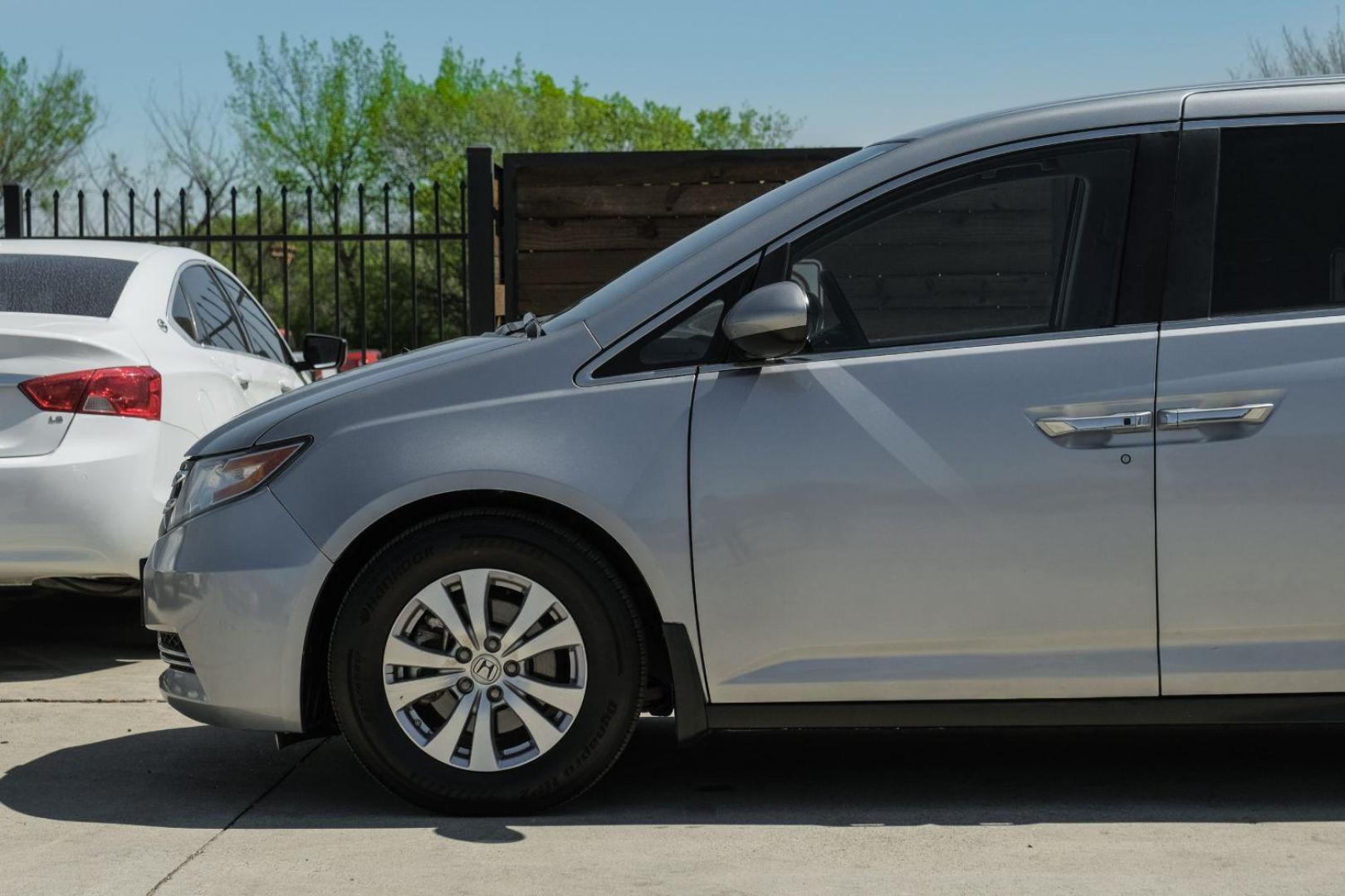 2016 Silver Honda Odyssey SE (5FNRL5H30GB) with an 3.5L V6 SOHC 24V engine, 6-Speed Automatic transmission, located at 2401 E Main St., Grand Prairie, TX, 75050, (972) 262-4440, 32.748981, -96.969643 - Photo#15