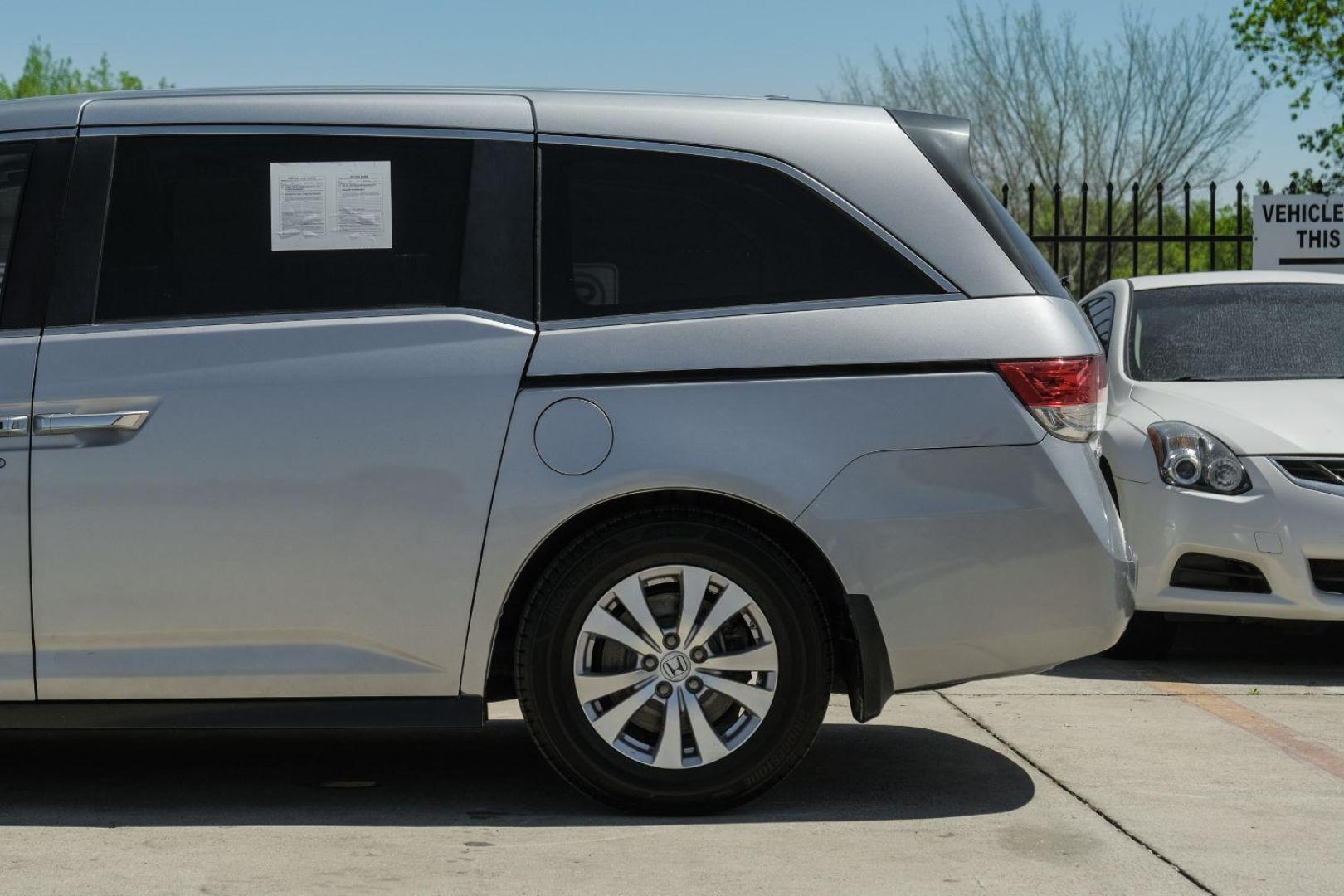 2016 Silver Honda Odyssey SE (5FNRL5H30GB) with an 3.5L V6 SOHC 24V engine, 6-Speed Automatic transmission, located at 2401 E Main St., Grand Prairie, TX, 75050, (972) 262-4440, 32.748981, -96.969643 - Photo#16