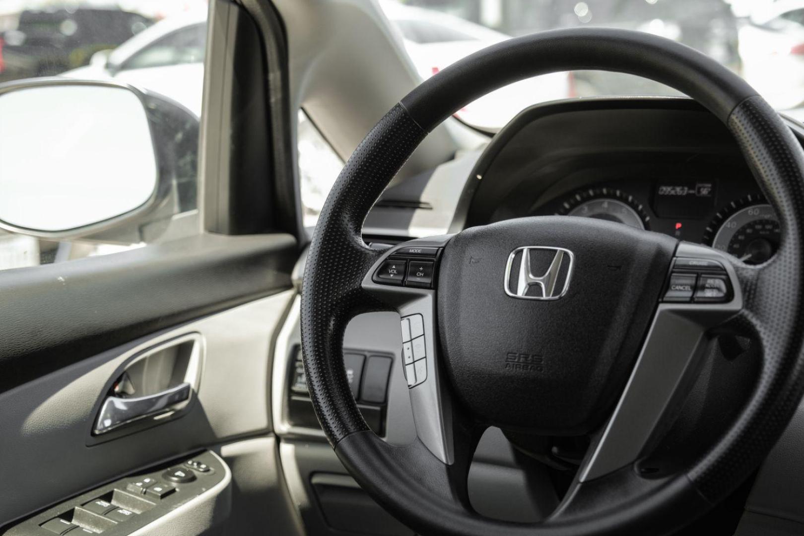 2016 Silver Honda Odyssey SE (5FNRL5H30GB) with an 3.5L V6 SOHC 24V engine, 6-Speed Automatic transmission, located at 2401 E Main St., Grand Prairie, TX, 75050, (972) 262-4440, 32.748981, -96.969643 - Photo#21