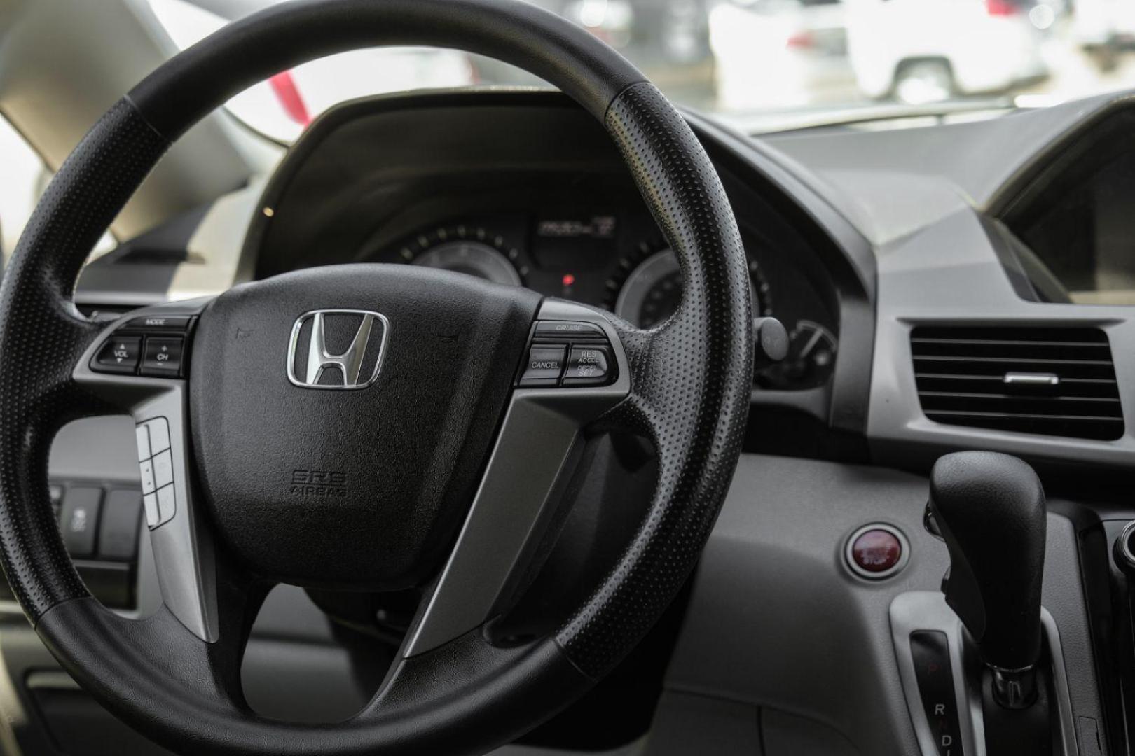 2016 Silver Honda Odyssey SE (5FNRL5H30GB) with an 3.5L V6 SOHC 24V engine, 6-Speed Automatic transmission, located at 2401 E Main St., Grand Prairie, TX, 75050, (972) 262-4440, 32.748981, -96.969643 - Photo#22