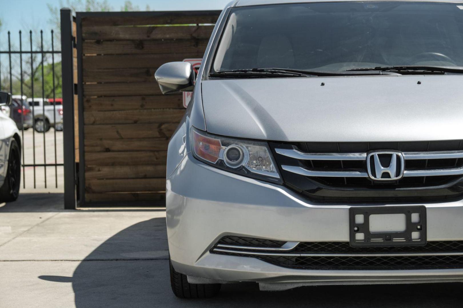 2016 Silver Honda Odyssey SE (5FNRL5H30GB) with an 3.5L V6 SOHC 24V engine, 6-Speed Automatic transmission, located at 2401 E Main St., Grand Prairie, TX, 75050, (972) 262-4440, 32.748981, -96.969643 - Photo#47