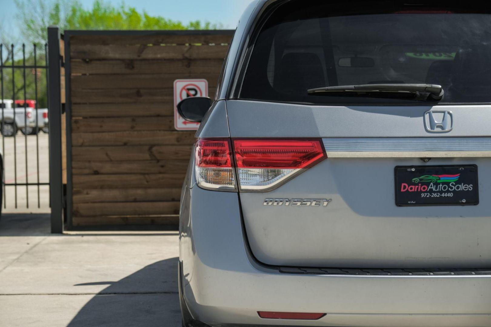 2016 Silver Honda Odyssey SE (5FNRL5H30GB) with an 3.5L V6 SOHC 24V engine, 6-Speed Automatic transmission, located at 2401 E Main St., Grand Prairie, TX, 75050, (972) 262-4440, 32.748981, -96.969643 - Photo#48