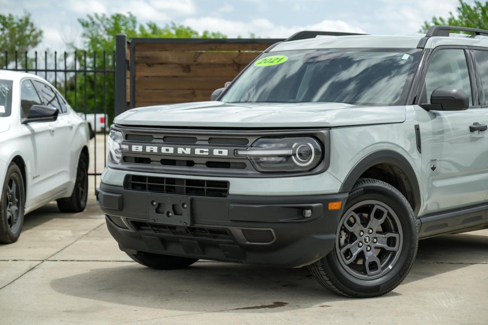 2021 GRAY Ford Bronco Sport Big Bend (3FMCR9B63MR) with an 1.5L L3 engine, 8-Speed Automatic transmission, located at 2401 E Main St., Grand Prairie, TX, 75050, (972) 262-4440, 32.748981, -96.969643 - Photo#4