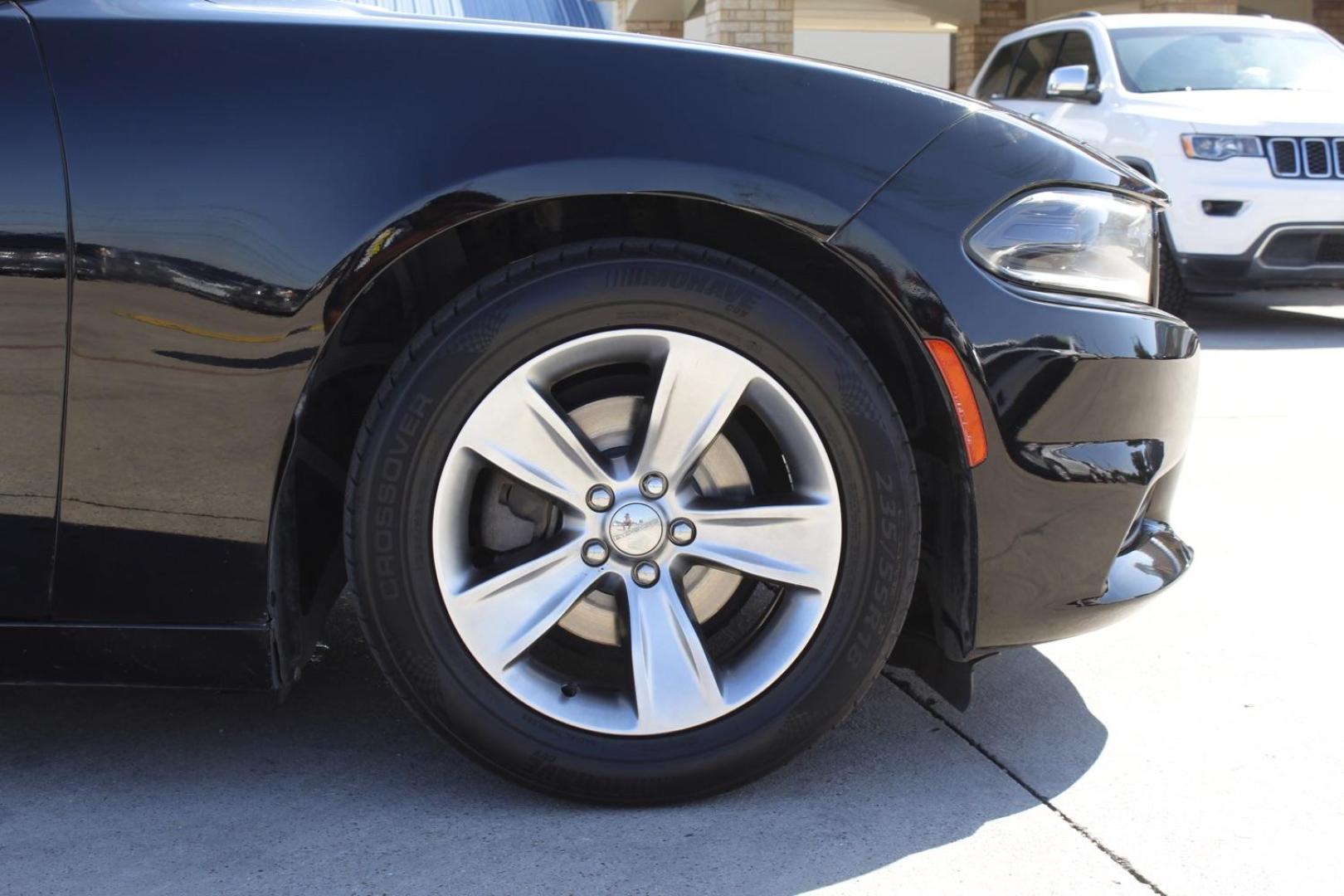 2016 BLACK Dodge Charger SXT (2C3CDXHG8GH) with an 3.6L V6 DOHC 24V engine, 8-Speed Automatic transmission, located at 2401 E Main St., Grand Prairie, TX, 75050, (972) 262-4440, 32.748981, -96.969643 - Photo#8