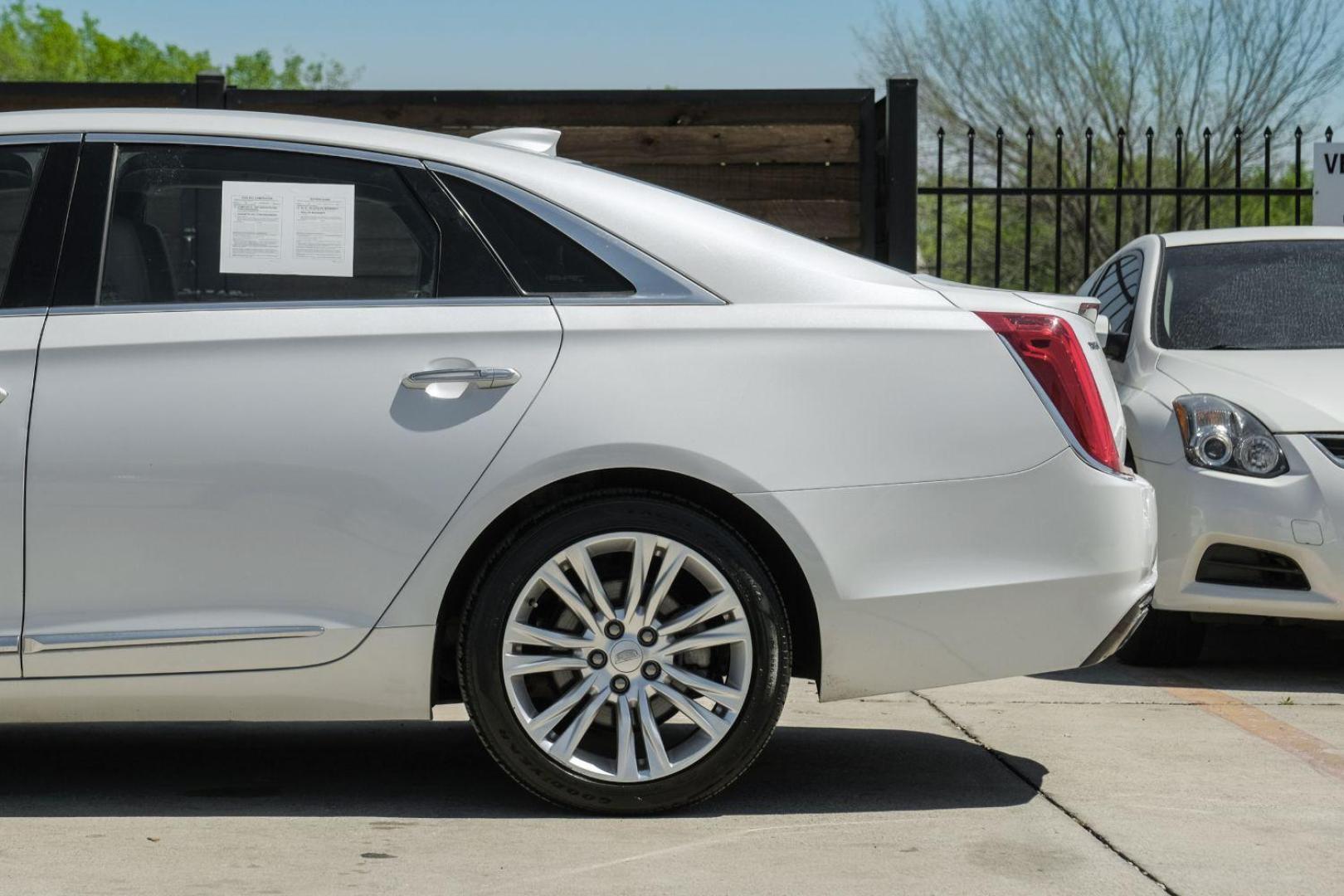 2018 White Cadillac XTS Luxury FWD (2G61M5S35J9) with an 3.6L V6 DOHC 24V engine, 6-Speed Automatic transmission, located at 2401 E Main St., Grand Prairie, TX, 75050, (972) 262-4440, 32.748981, -96.969643 - Photo#16