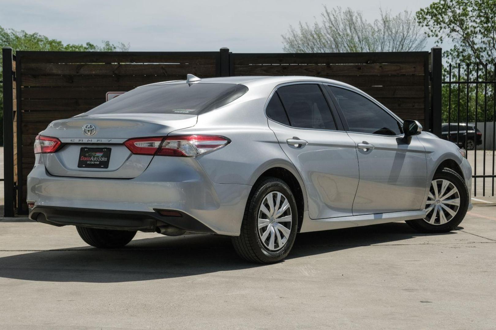 2020 Silver Toyota Camry L (4T1A11AK0LU) with an 2.5L L4 DOHC 16V engine, 8-Speed Automatic transmission, located at 2401 E Main St., Grand Prairie, TX, 75050, (972) 262-4440, 32.748981, -96.969643 - Photo#9