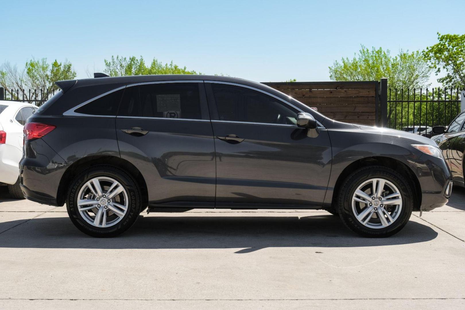 2014 Gray Acura RDX 6-Spd AT w/ Technology Package (5J8TB3H54EL) with an 3.5L V6 DOHC 24V engine, 6-Speed Automatic transmission, located at 2401 E Main St., Grand Prairie, TX, 75050, (972) 262-4440, 32.748981, -96.969643 - Photo#9