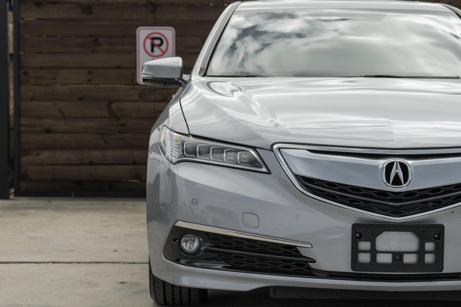 2015 Silver Acura TLX 9-Spd AT w/Advance Package (19UUB2F74FA) with an 3.5L V6 SOHC 24V engine, 9-Speed Automatic transmission, located at 2401 E Main St., Grand Prairie, TX, 75050, (972) 262-4440, 32.748981, -96.969643 - Photo#49