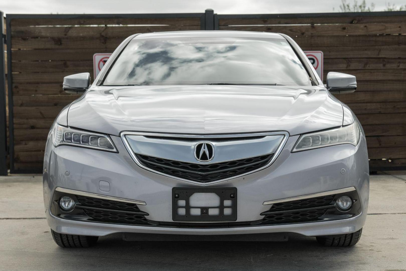 2015 Silver Acura TLX 9-Spd AT w/Advance Package (19UUB2F74FA) with an 3.5L V6 SOHC 24V engine, 9-Speed Automatic transmission, located at 2401 E Main St., Grand Prairie, TX, 75050, (972) 262-4440, 32.748981, -96.969643 - Photo#5