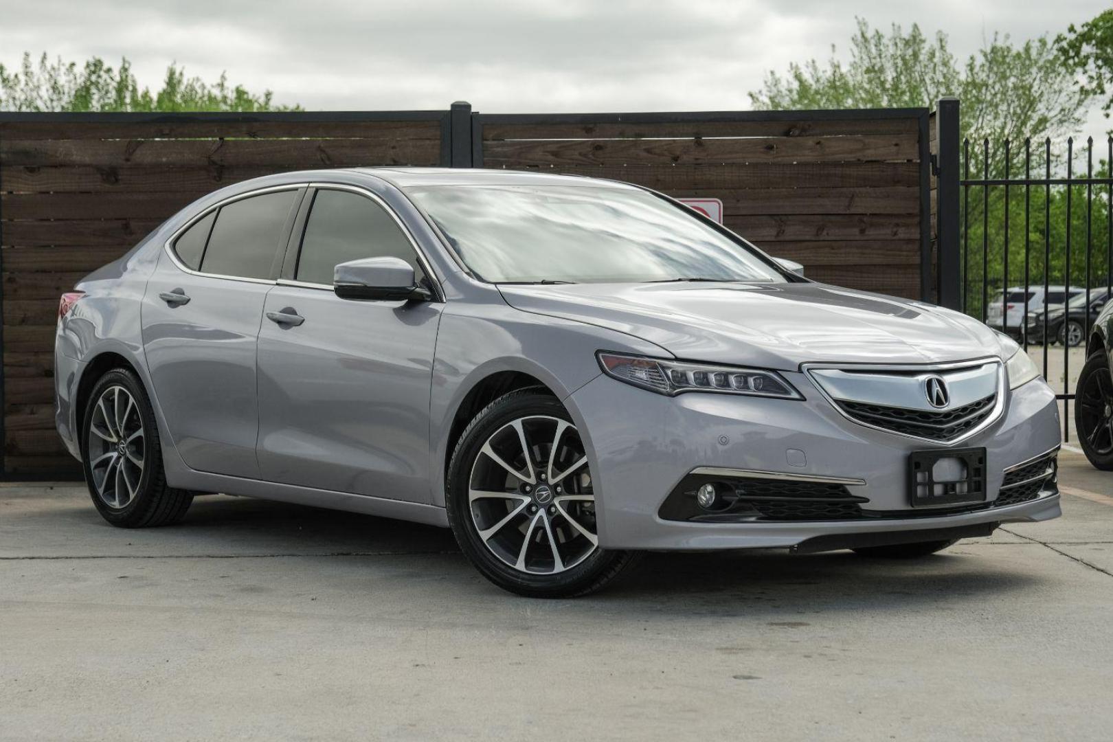 2015 Silver Acura TLX 9-Spd AT w/Advance Package (19UUB2F74FA) with an 3.5L V6 SOHC 24V engine, 9-Speed Automatic transmission, located at 2401 E Main St., Grand Prairie, TX, 75050, (972) 262-4440, 32.748981, -96.969643 - Photo#6