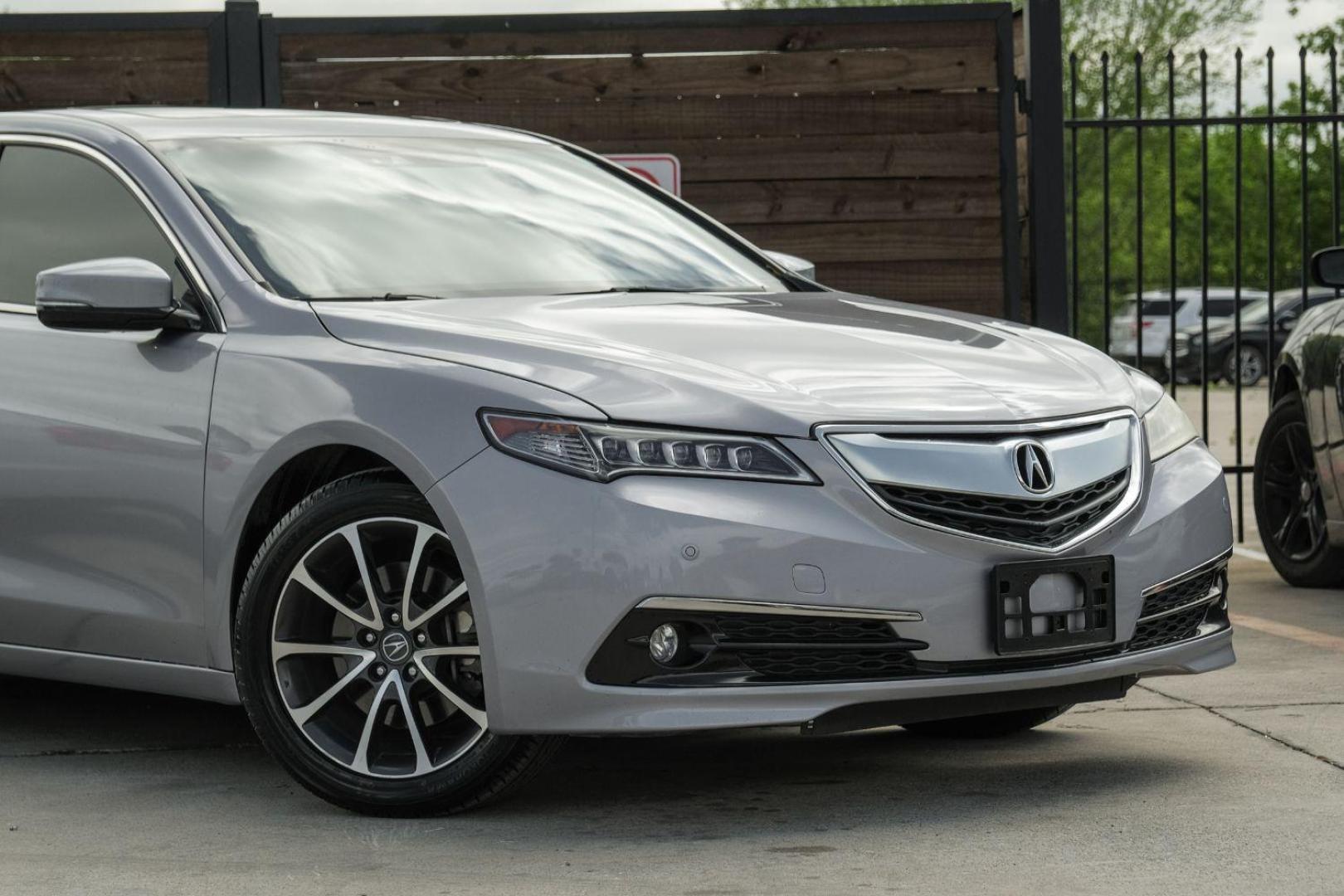 2015 Silver Acura TLX 9-Spd AT w/Advance Package (19UUB2F74FA) with an 3.5L V6 SOHC 24V engine, 9-Speed Automatic transmission, located at 2401 E Main St., Grand Prairie, TX, 75050, (972) 262-4440, 32.748981, -96.969643 - Photo#8