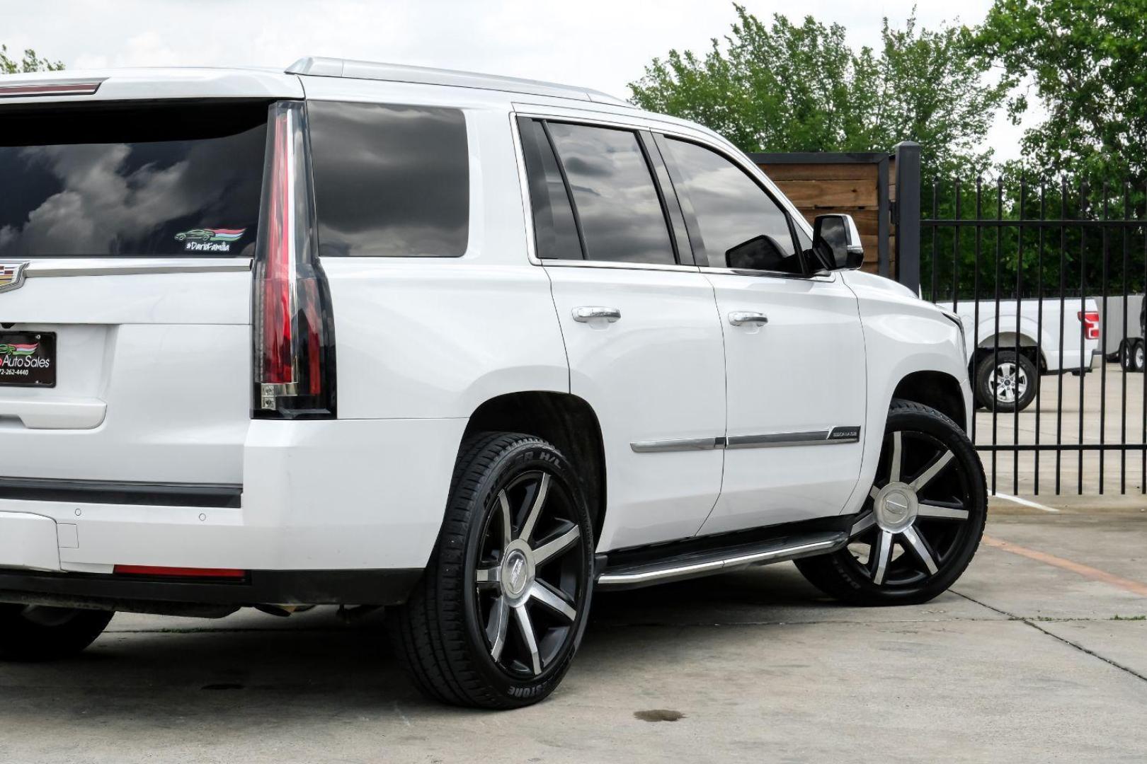 2016 White Cadillac Escalade Luxury 4WD (1GYS4BKJ1GR) with an 6.2L V8 OHV 16V FFV engine, 6-Speed Automatic transmission, located at 2401 E Main St., Grand Prairie, TX, 75050, (972) 262-4440, 32.748981, -96.969643 - Photo#11