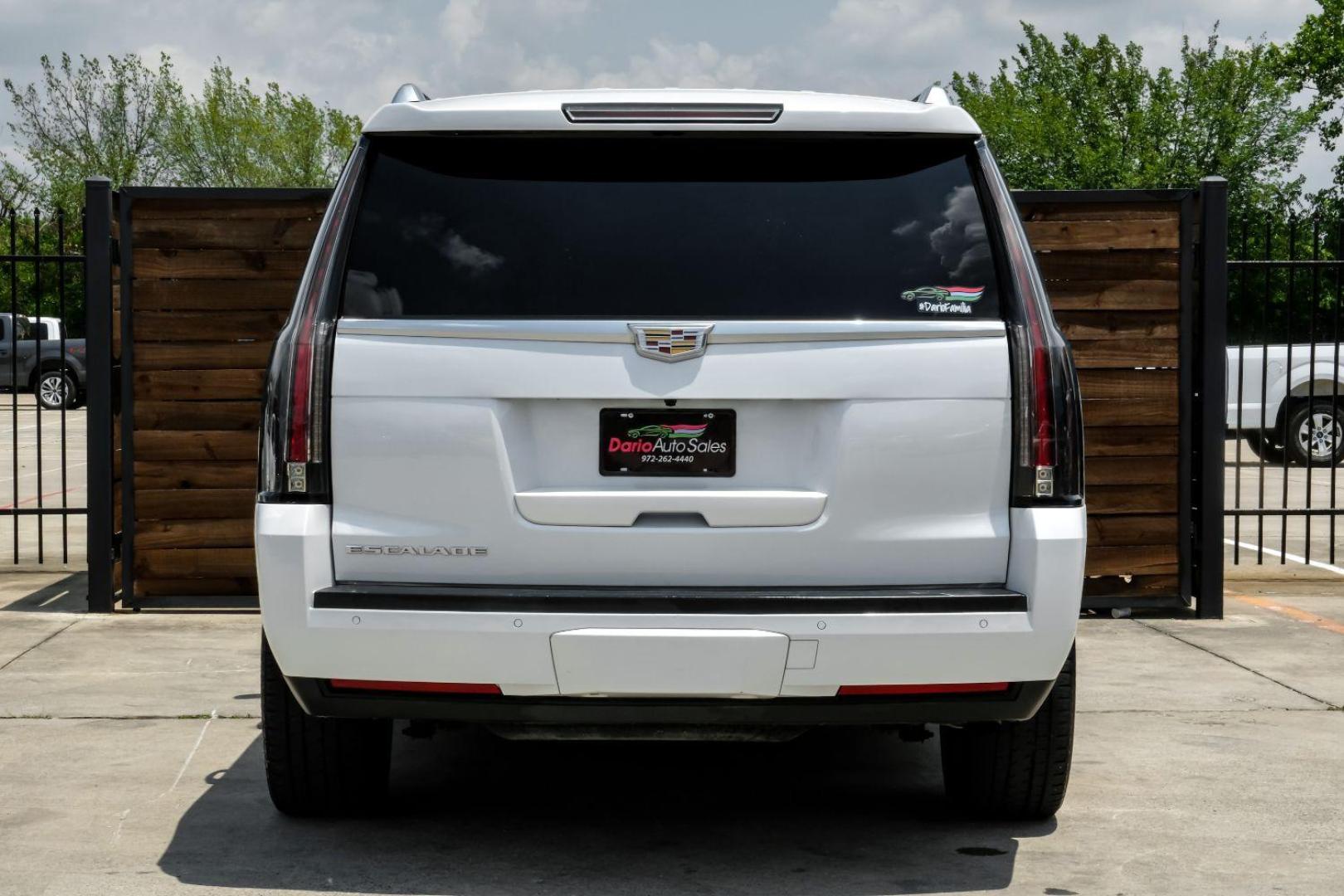 2016 White Cadillac Escalade Luxury 4WD (1GYS4BKJ1GR) with an 6.2L V8 OHV 16V FFV engine, 6-Speed Automatic transmission, located at 2401 E Main St., Grand Prairie, TX, 75050, (972) 262-4440, 32.748981, -96.969643 - Photo#12