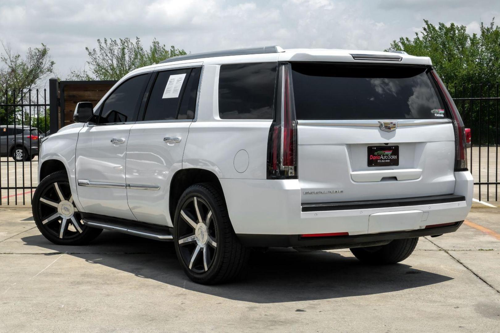 2016 White Cadillac Escalade Luxury 4WD (1GYS4BKJ1GR) with an 6.2L V8 OHV 16V FFV engine, 6-Speed Automatic transmission, located at 2401 E Main St., Grand Prairie, TX, 75050, (972) 262-4440, 32.748981, -96.969643 - Photo#13