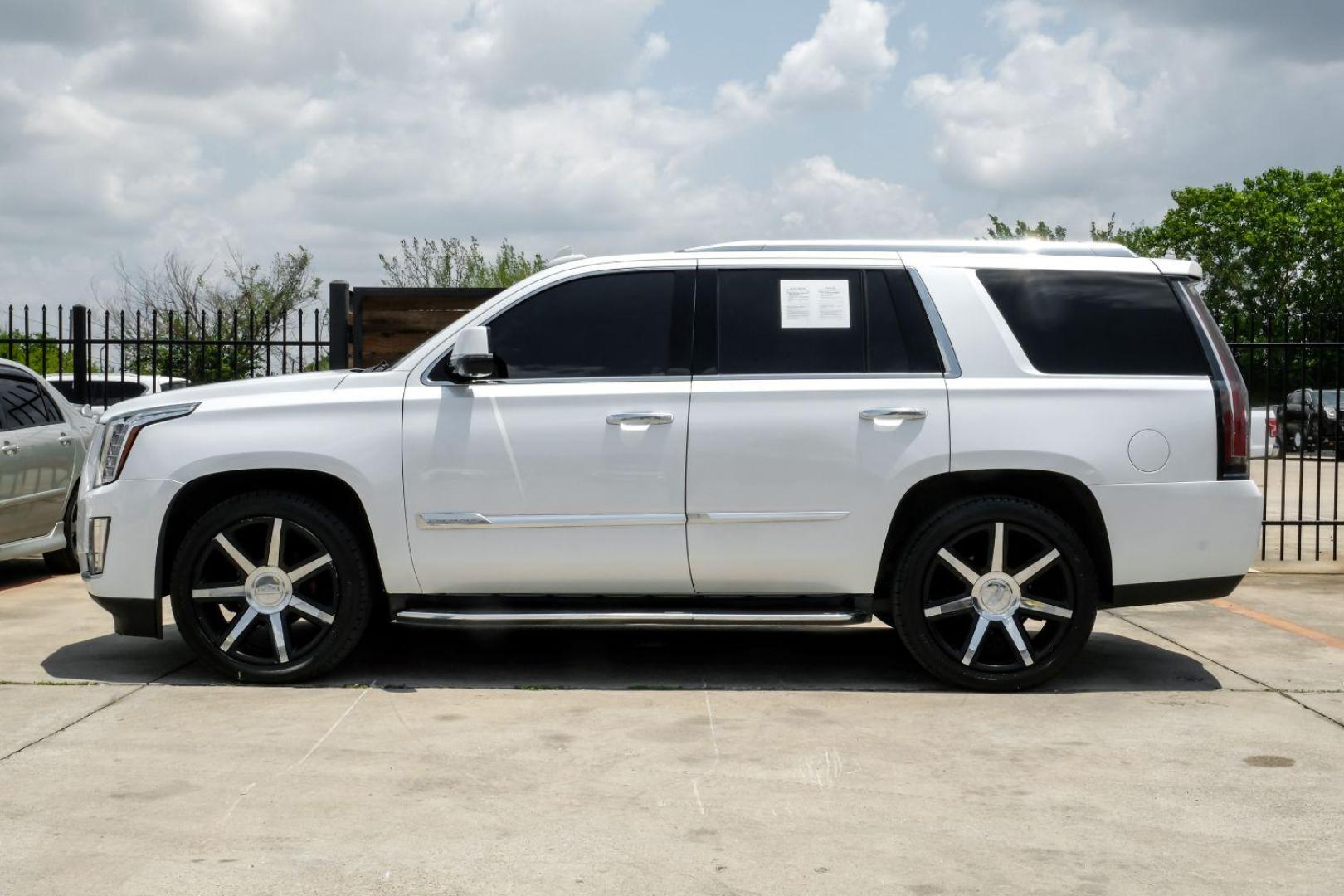 2016 White Cadillac Escalade Luxury 4WD (1GYS4BKJ1GR) with an 6.2L V8 OHV 16V FFV engine, 6-Speed Automatic transmission, located at 2401 E Main St., Grand Prairie, TX, 75050, (972) 262-4440, 32.748981, -96.969643 - Photo#16