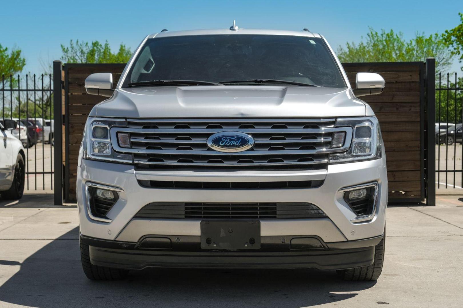 2019 Silver Ford Expedition MAX Limited (1FMJK1KTXKE) with an 3.5L V6 DOHC 24V FFV engine, 6-Speed Automatic transmission, located at 2401 E Main St., Grand Prairie, TX, 75050, (972) 262-4440, 32.748981, -96.969643 - Photo#5