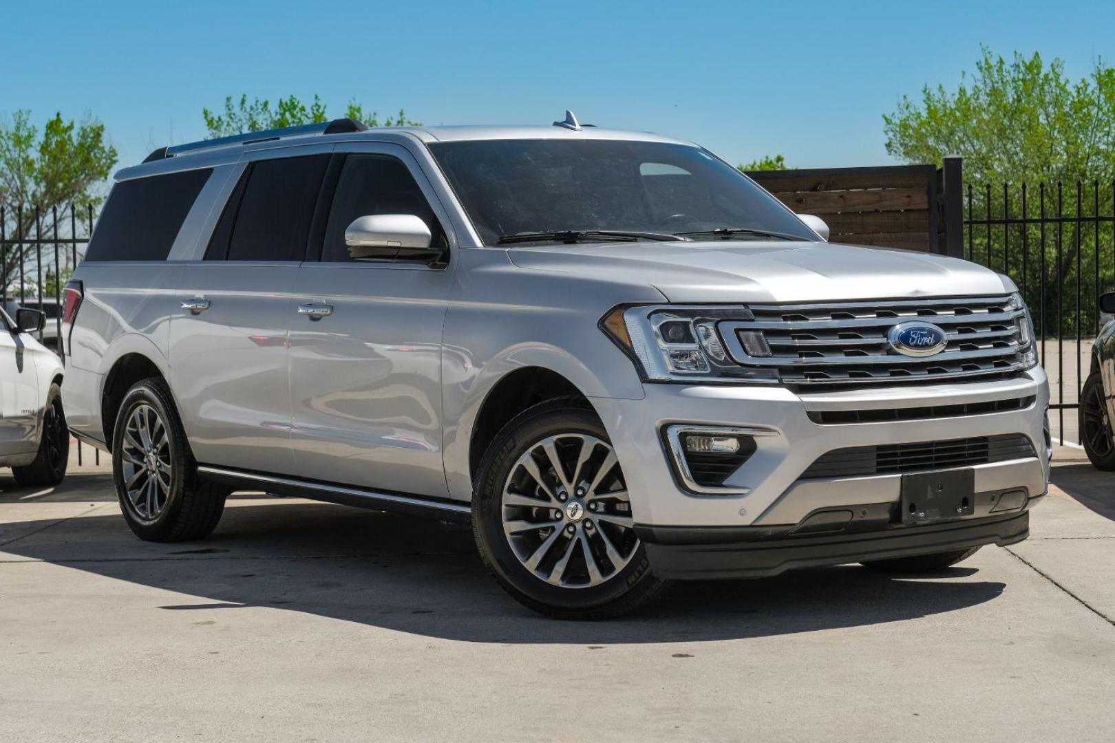 2019 Silver Ford Expedition MAX Limited (1FMJK1KTXKE) with an 3.5L V6 DOHC 24V FFV engine, 6-Speed Automatic transmission, located at 2401 E Main St., Grand Prairie, TX, 75050, (972) 262-4440, 32.748981, -96.969643 - Photo#6