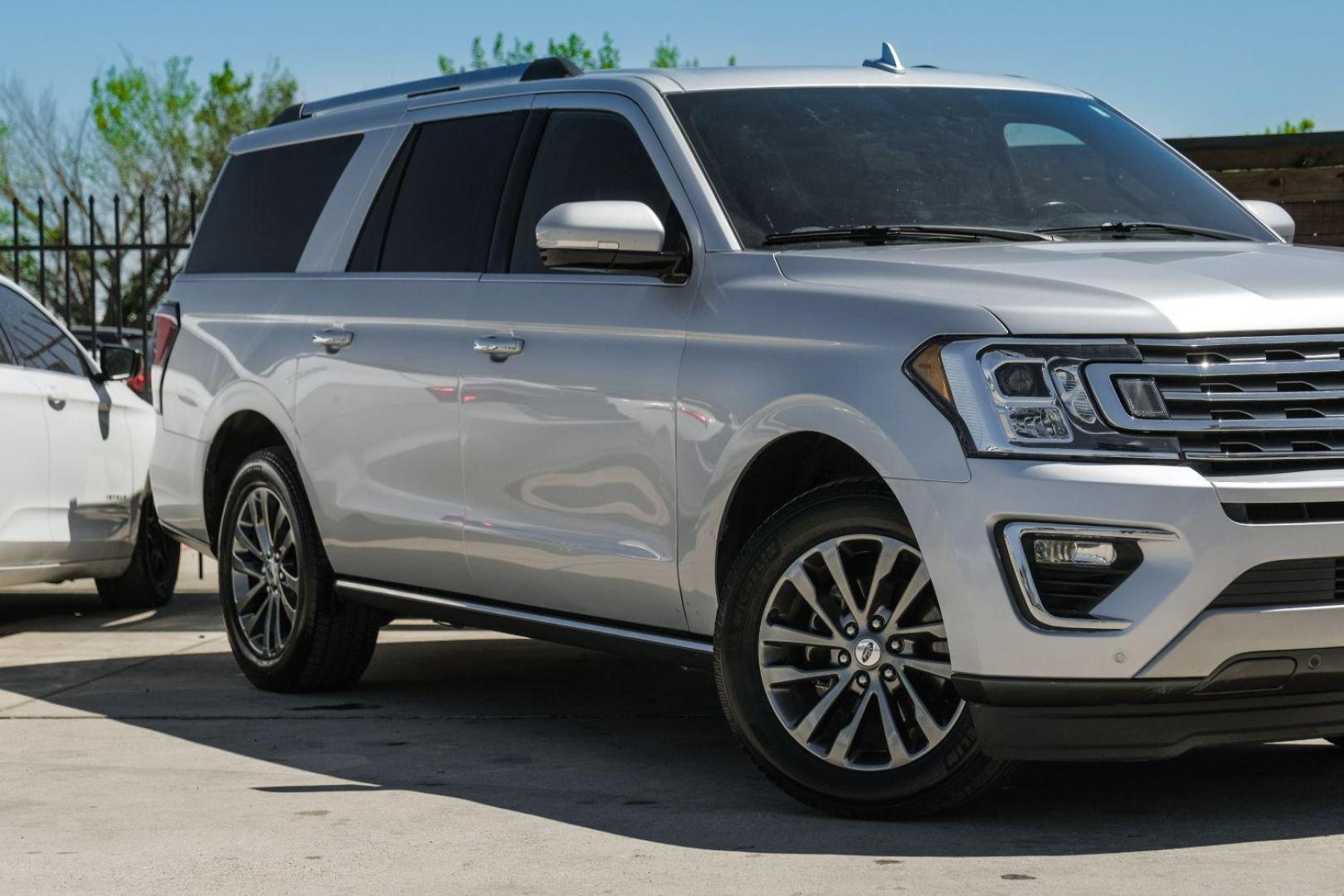 2019 Silver Ford Expedition MAX Limited (1FMJK1KTXKE) with an 3.5L V6 DOHC 24V FFV engine, 6-Speed Automatic transmission, located at 2401 E Main St., Grand Prairie, TX, 75050, (972) 262-4440, 32.748981, -96.969643 - Photo#7