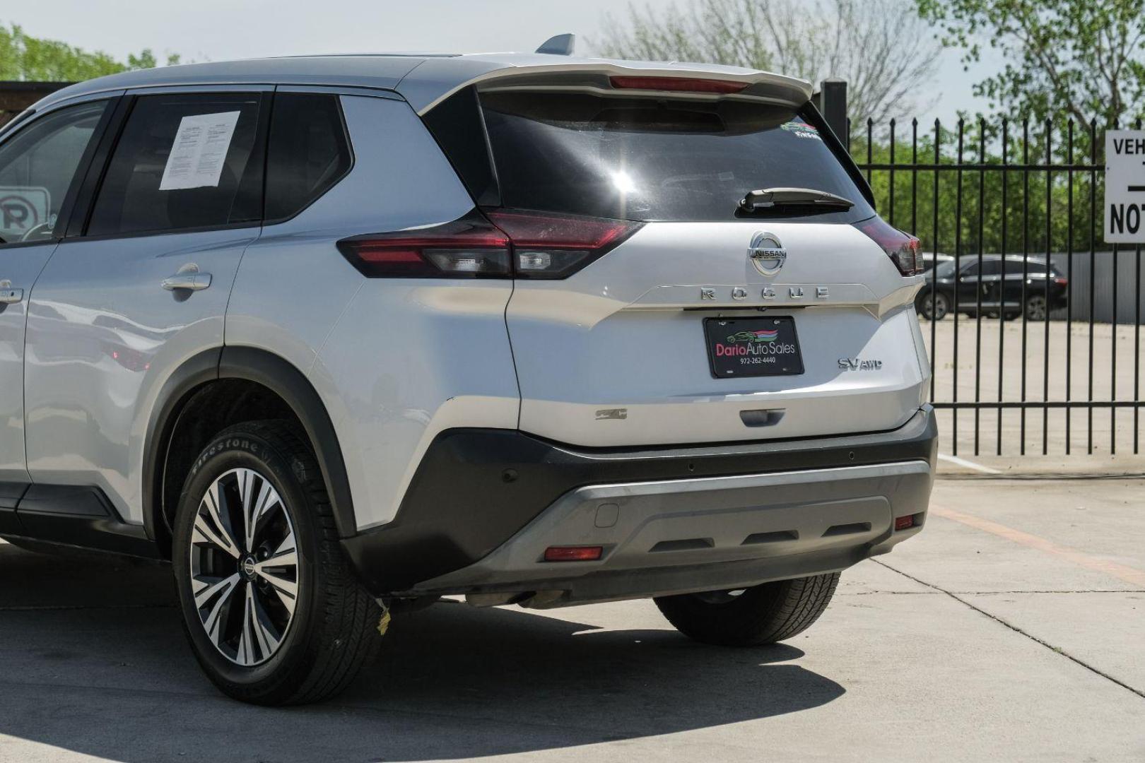 2021 silver Nissan Rogue SV AWD (5N1AT3BB0MC) with an 2.5L L4 DOHC 16V engine, Continuously Variable Transmission transmission, located at 2401 E Main St., Grand Prairie, TX, 75050, (972) 262-4440, 32.748981, -96.969643 - Photo#13