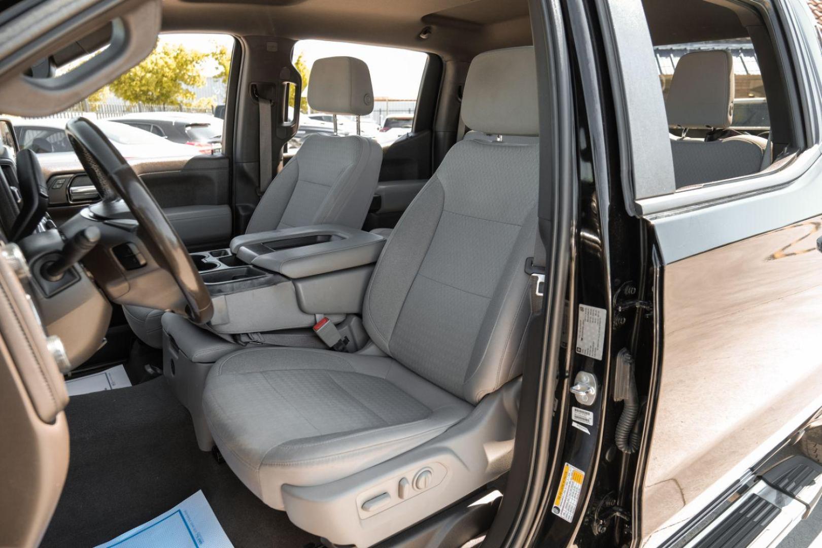 2019 BLACK Chevrolet Silverado 1500 LT Crew Cab 2WD (1GCPWCED0KZ) with an 5.3L V8 OHV 16V engine, 6-Speed Automatic transmission, located at 2401 E Main St., Grand Prairie, TX, 75050, (972) 262-4440, 32.748981, -96.969643 - Photo#3