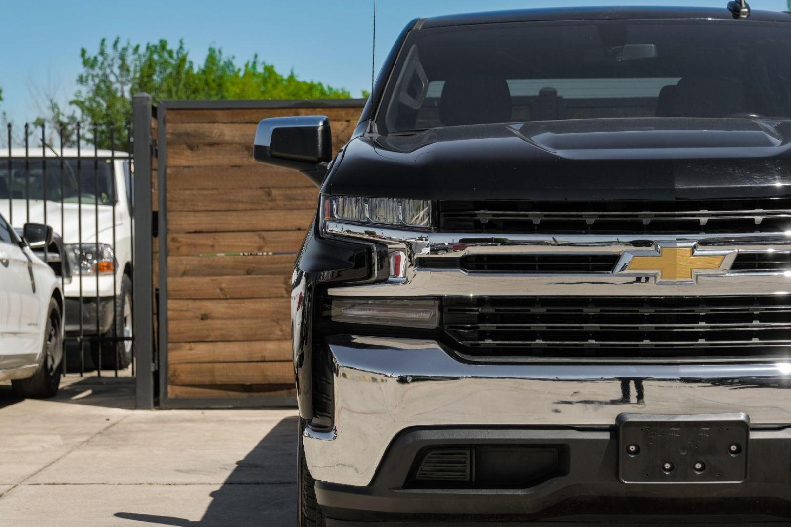 2019 BLACK Chevrolet Silverado 1500 LT Crew Cab 2WD (1GCPWCED0KZ) with an 5.3L V8 OHV 16V engine, 6-Speed Automatic transmission, located at 2401 E Main St., Grand Prairie, TX, 75050, (972) 262-4440, 32.748981, -96.969643 - Photo#46