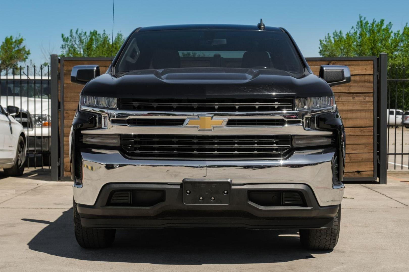 2019 BLACK Chevrolet Silverado 1500 LT Crew Cab 2WD (1GCPWCED0KZ) with an 5.3L V8 OHV 16V engine, 6-Speed Automatic transmission, located at 2401 E Main St., Grand Prairie, TX, 75050, (972) 262-4440, 32.748981, -96.969643 - Photo#4